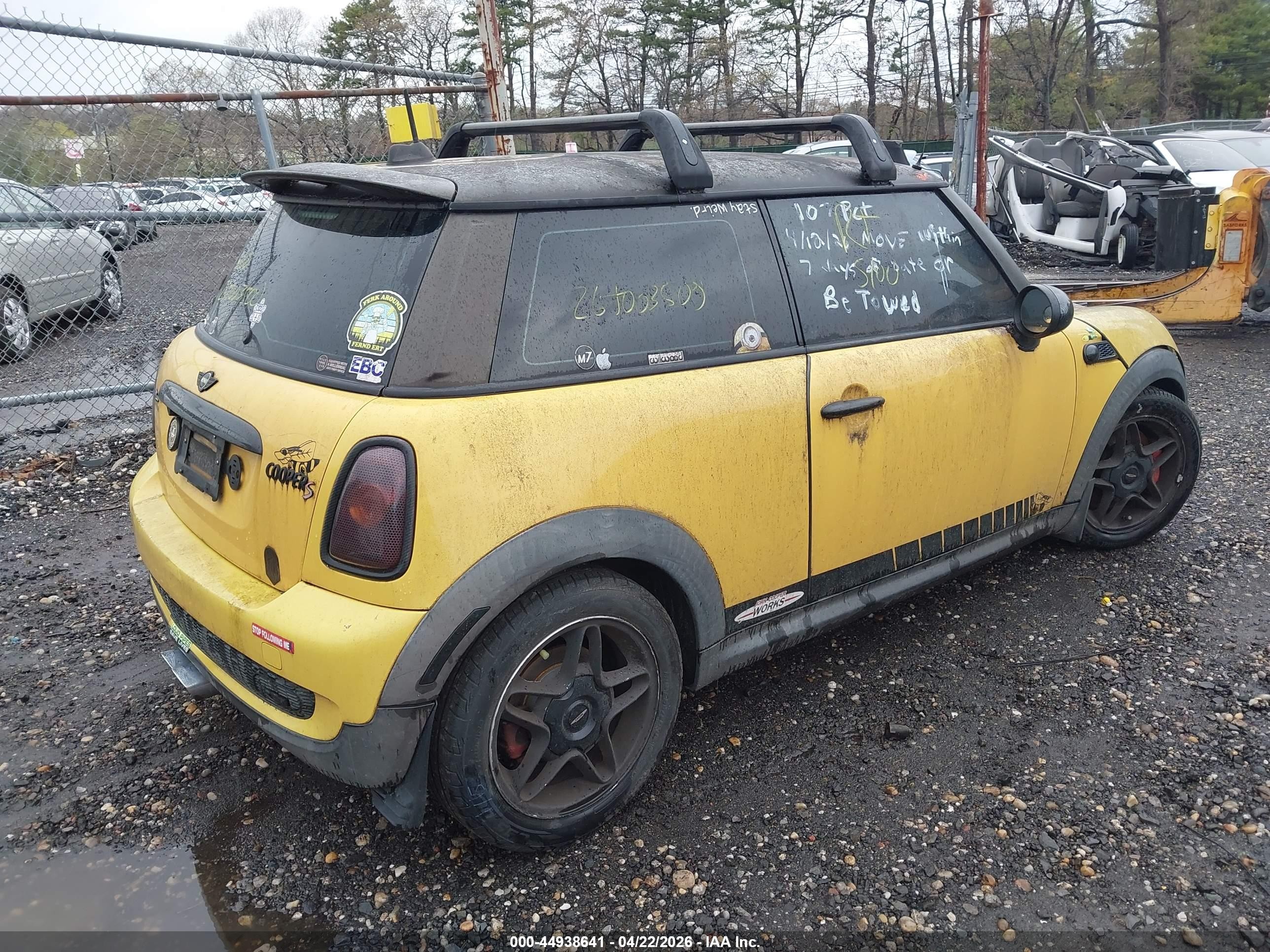 2008 Mini Cooper S   Желтый vin: WMWMF735X8TT92315