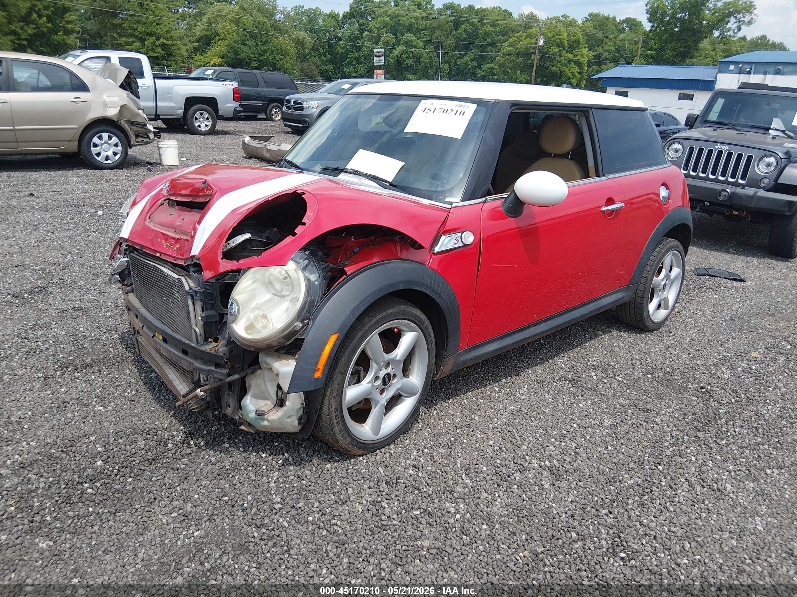 2009 Mini Cooper S Red vin: WMWMF735X9TT99816