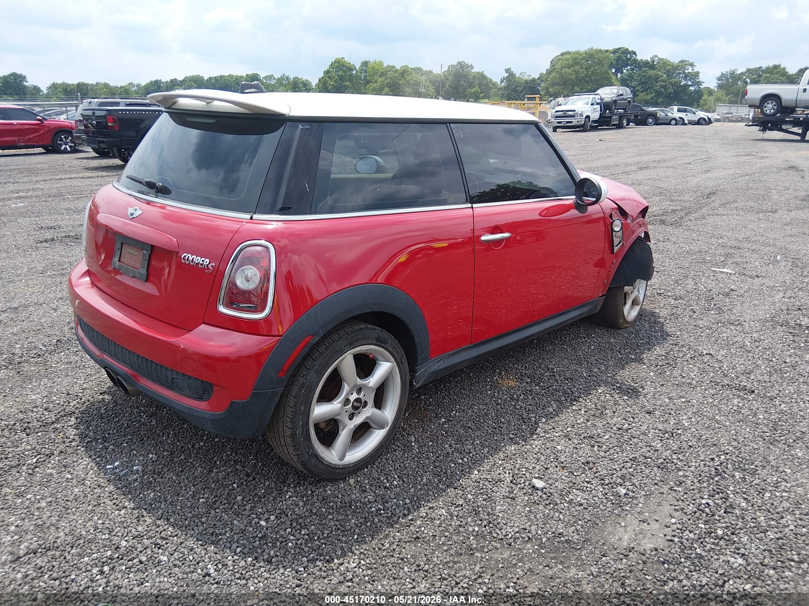 2009 Mini Cooper S Red vin: WMWMF735X9TT99816