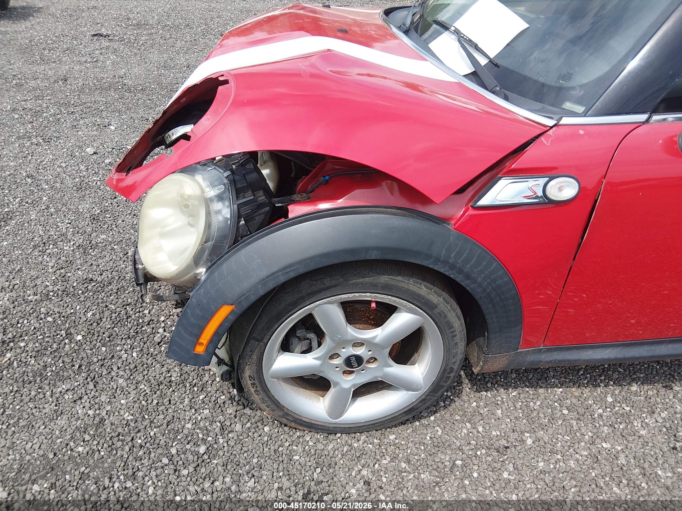 2009 Mini Cooper S Red vin: WMWMF735X9TT99816