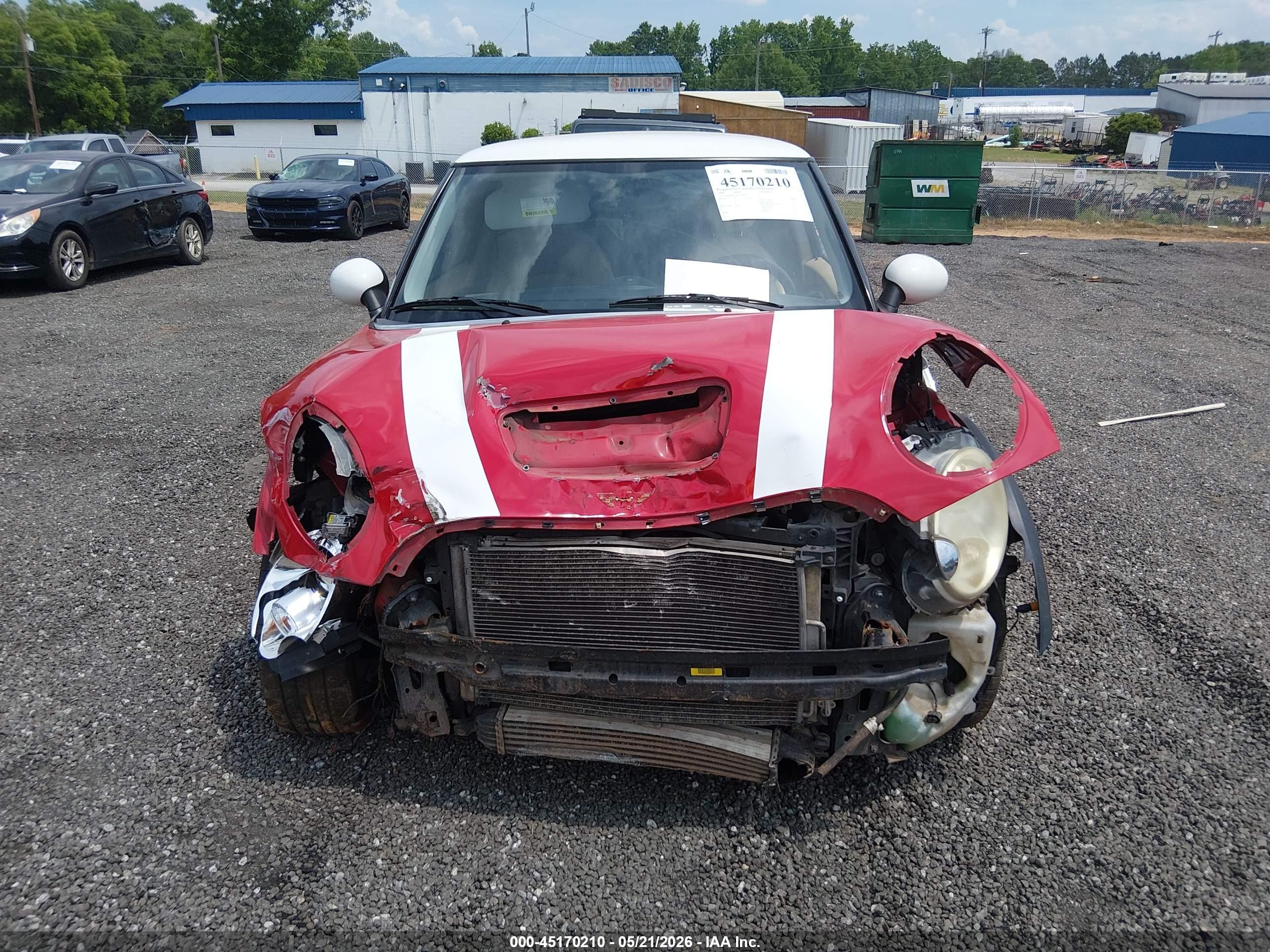 2009 Mini Cooper S Red vin: WMWMF735X9TT99816
