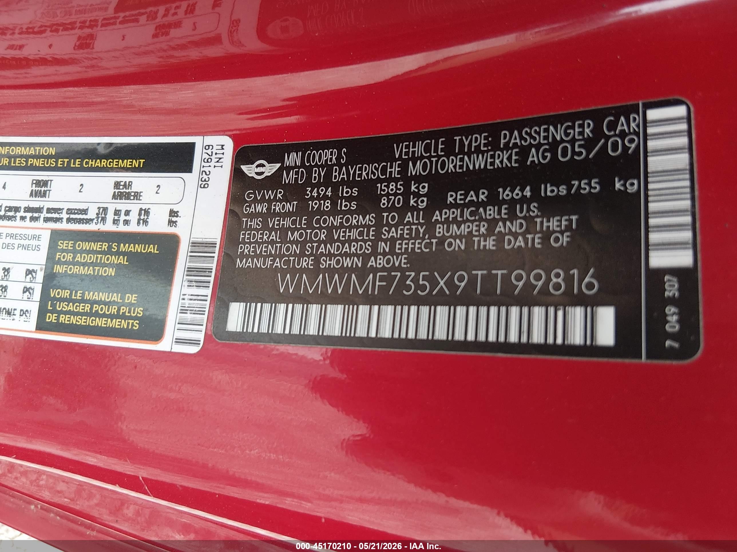 2009 Mini Cooper S Red vin: WMWMF735X9TT99816