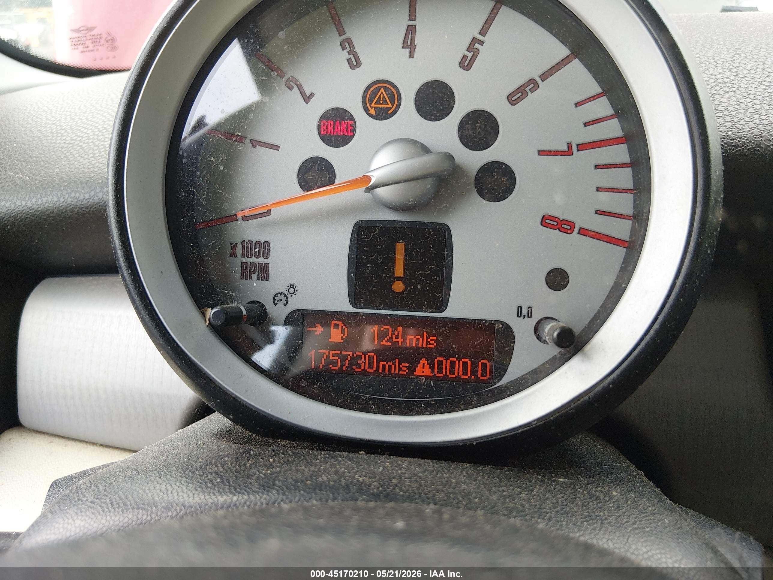 2009 Mini Cooper S Red vin: WMWMF735X9TT99816