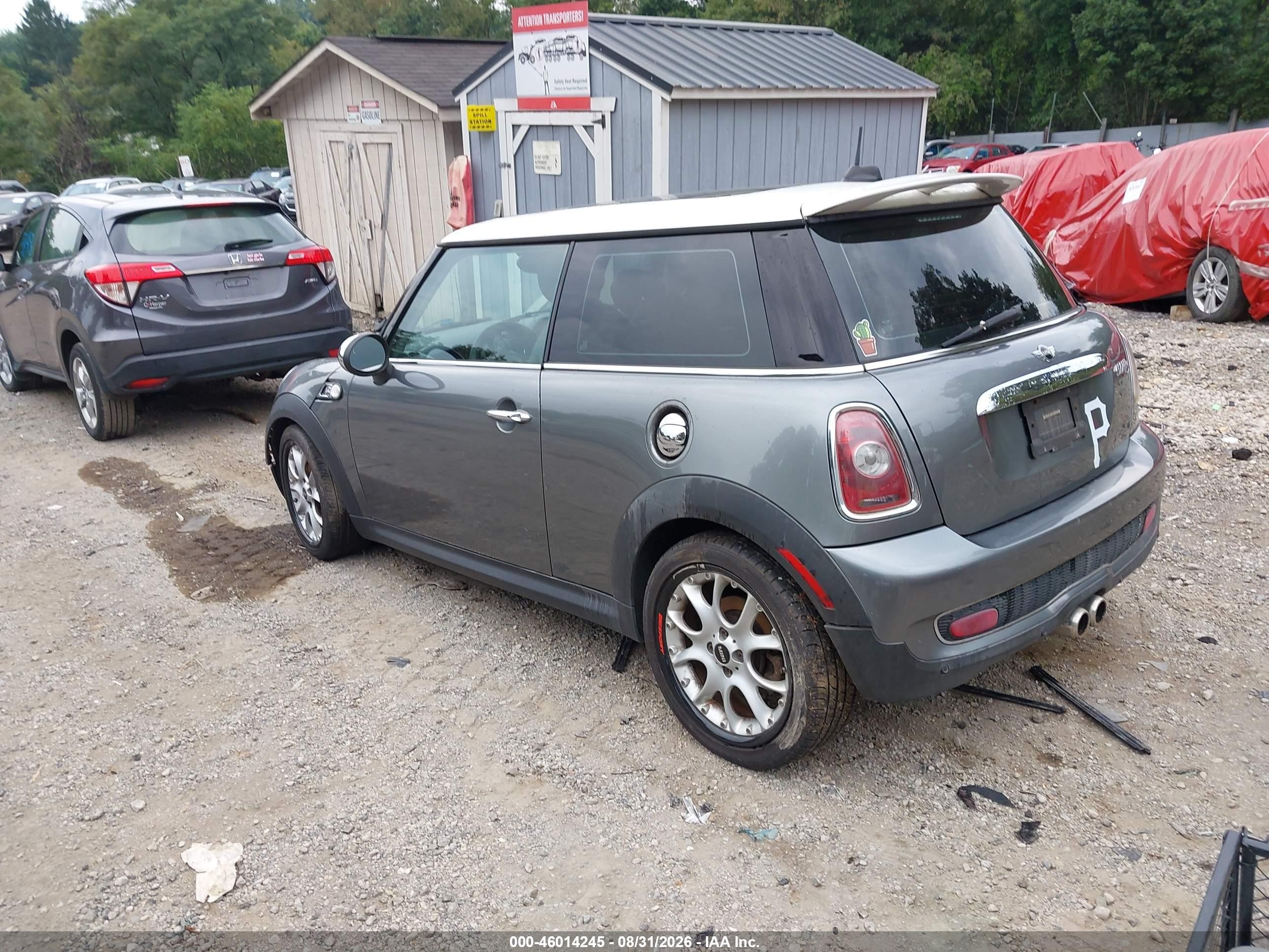 2009 Mini Cooper S   Silver vin: WMWMF735X9TW84774