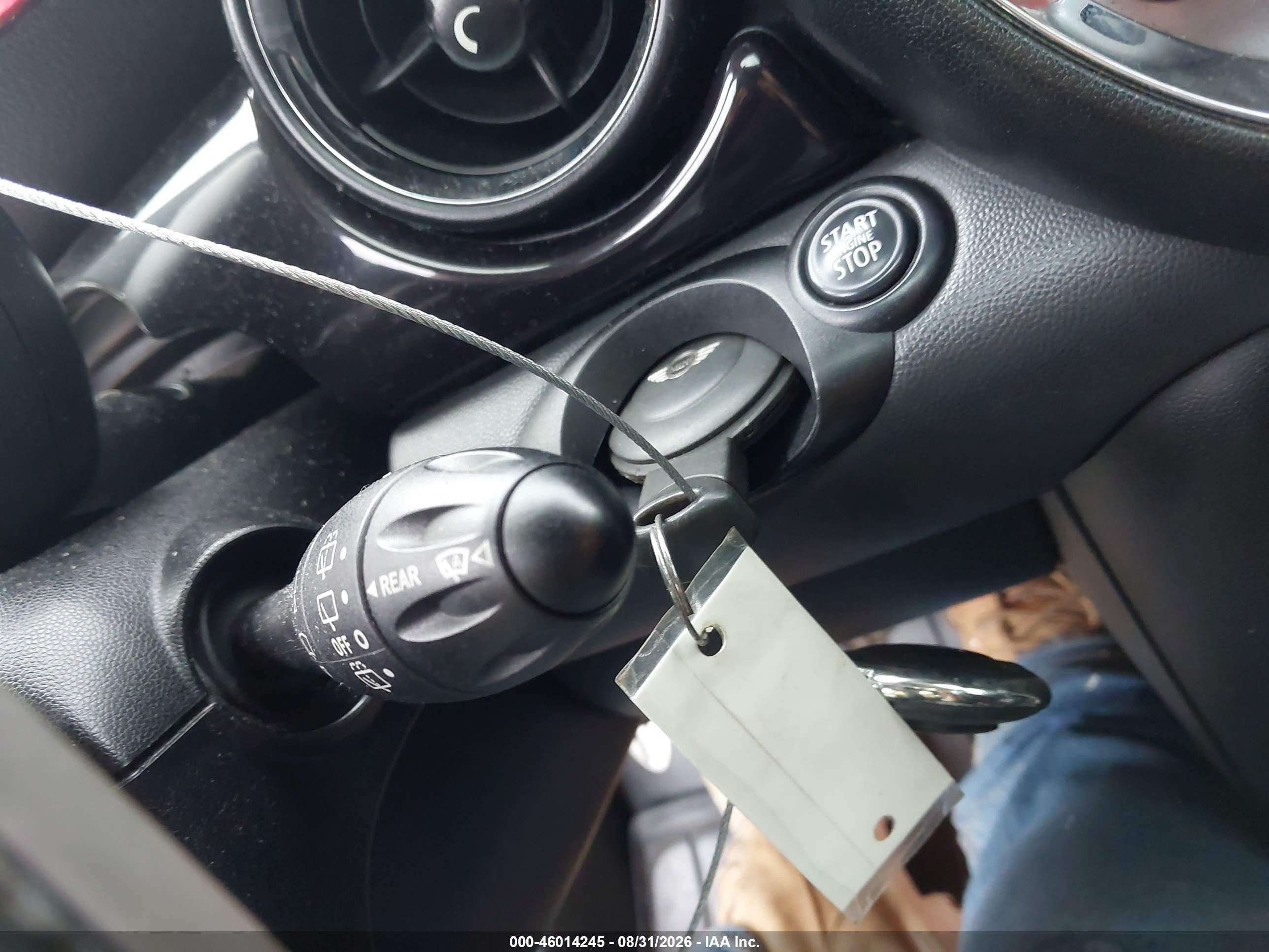 2009 Mini Cooper S   Silver vin: WMWMF735X9TW84774