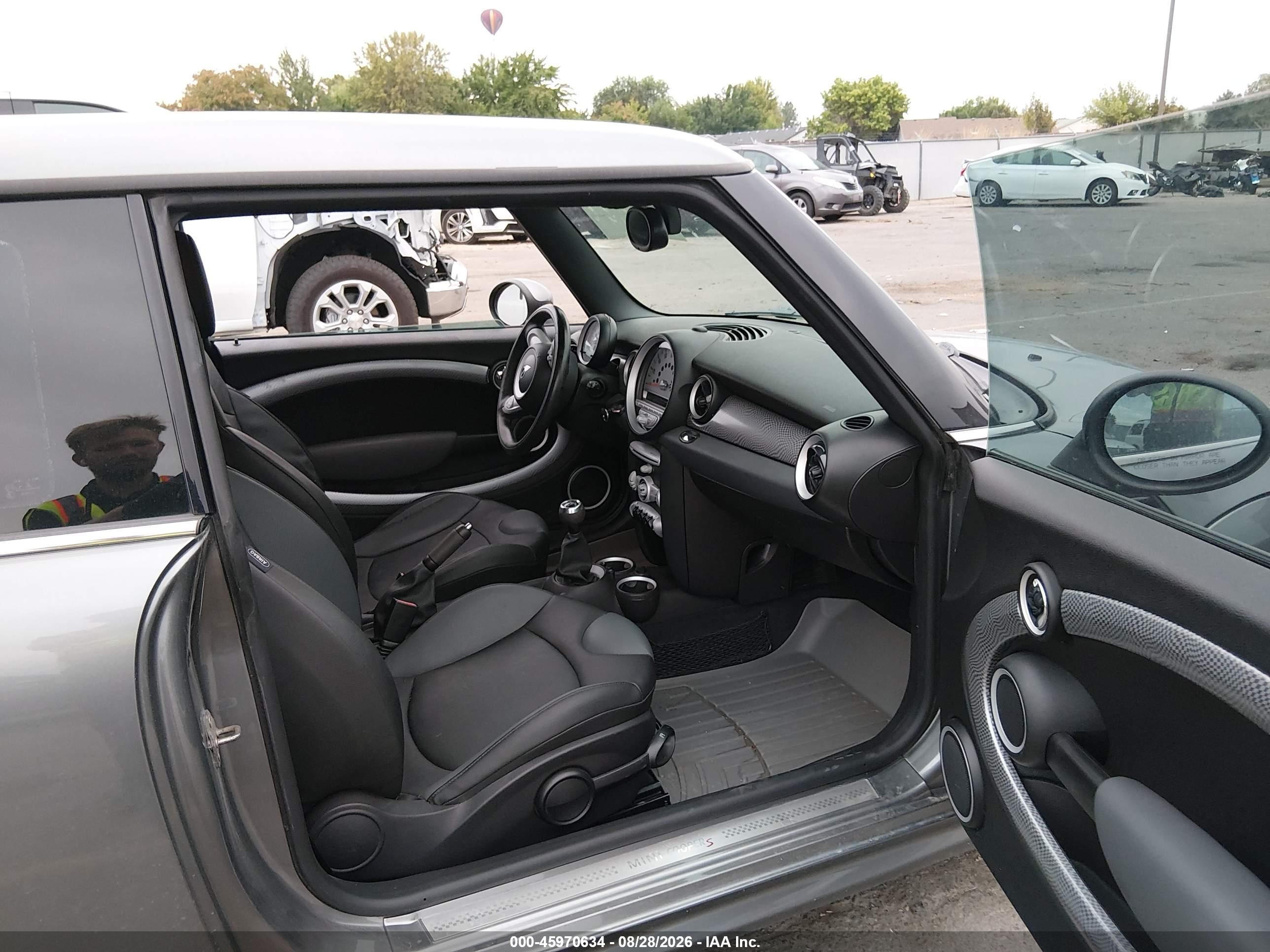 2009 Mini Cooper S   Серый vin: WMWMF735X9TX40521