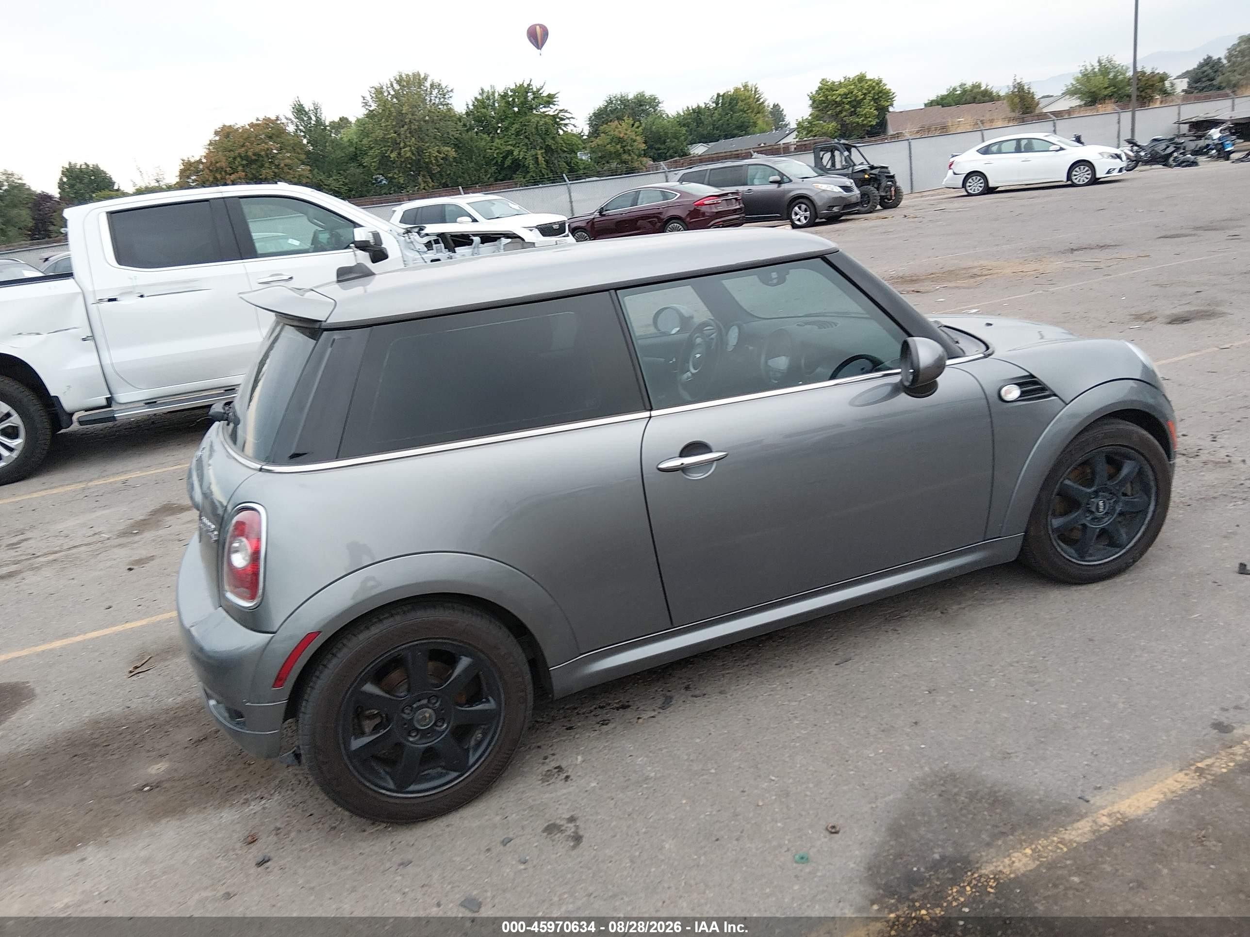 2009 Mini Cooper S   Серый vin: WMWMF735X9TX40521