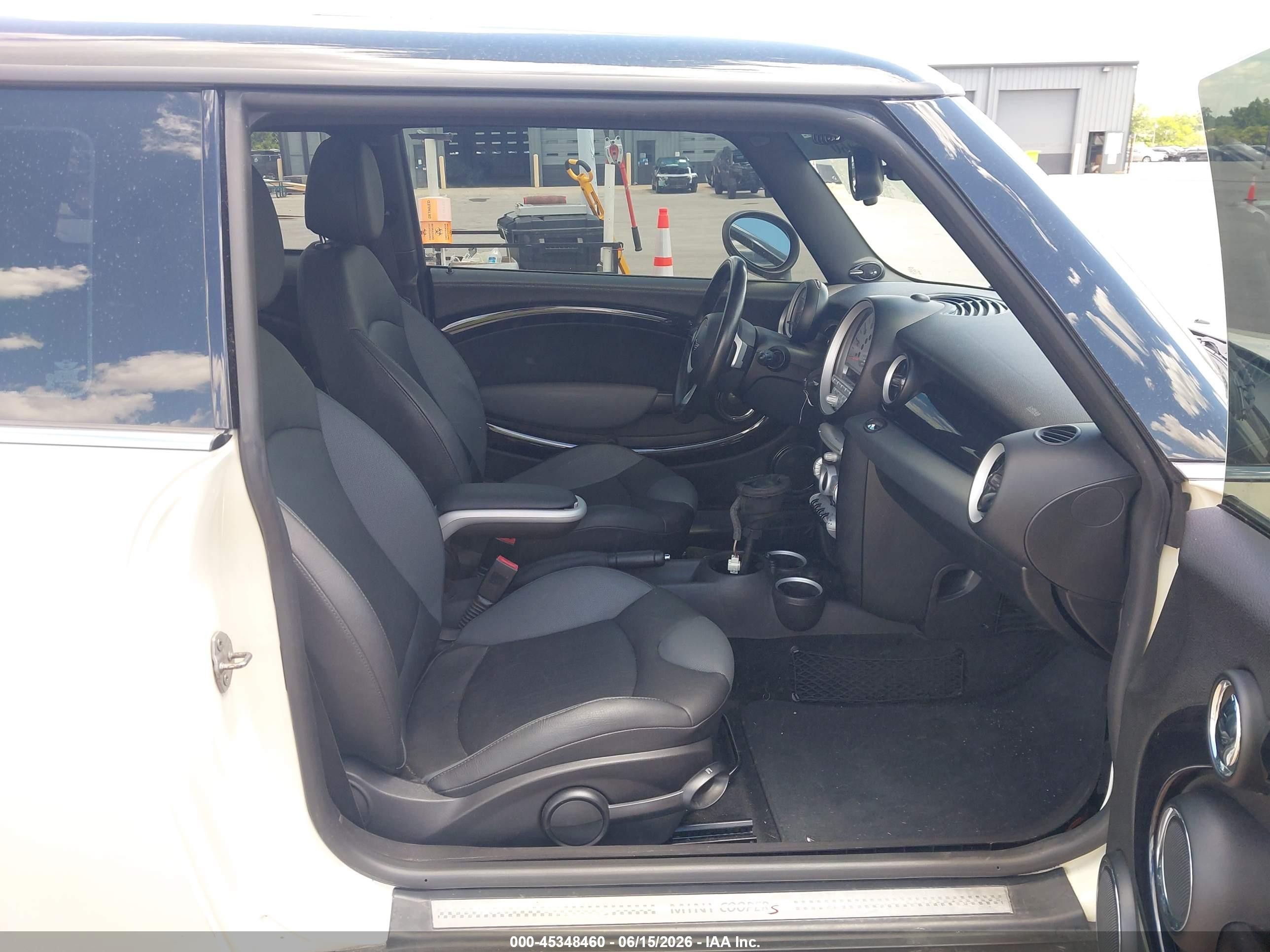 2010 Mini Cooper S   Cream vin: WMWMF7C51ATZ72218