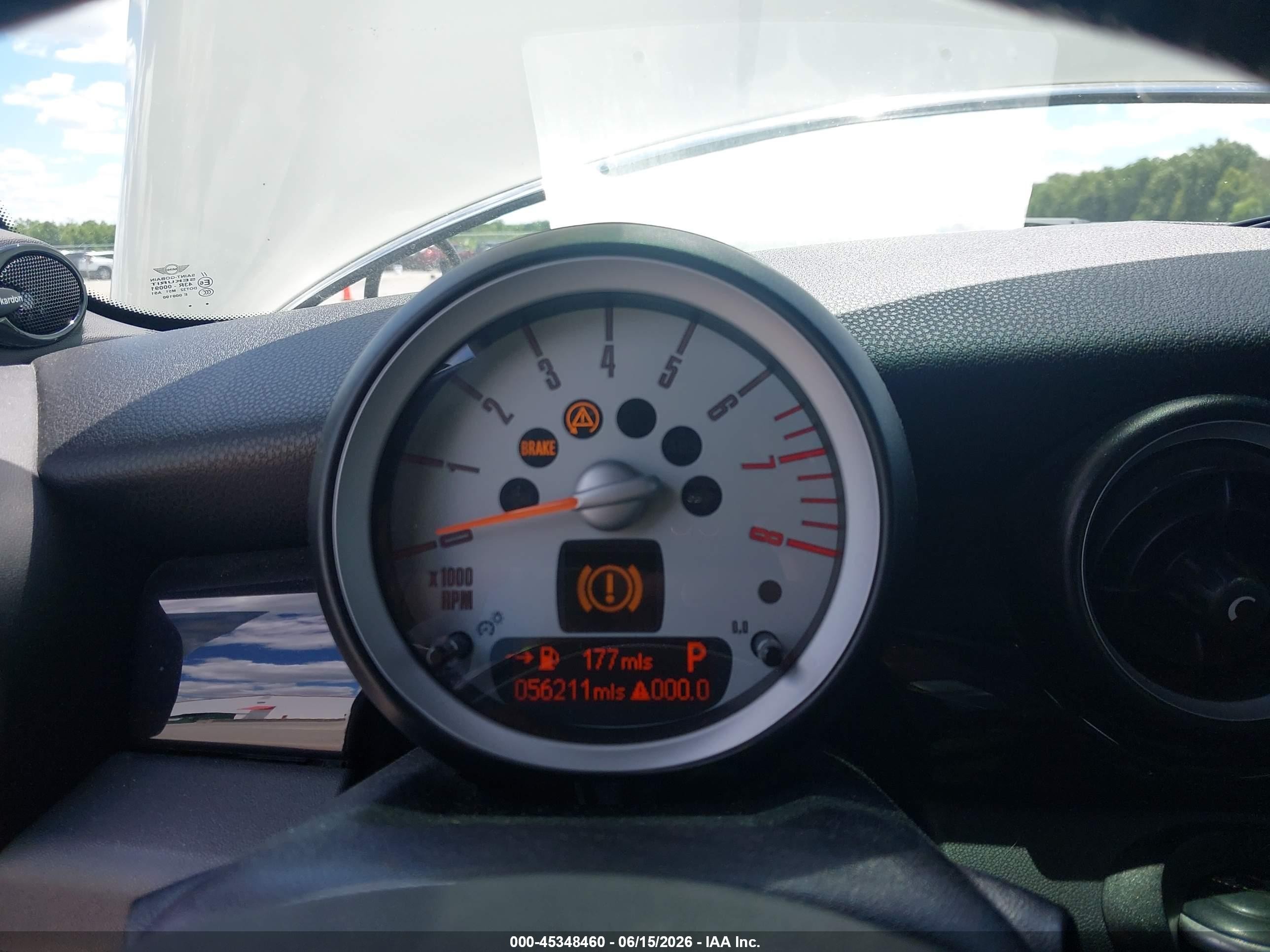 2010 Mini Cooper S   Cream vin: WMWMF7C51ATZ72218