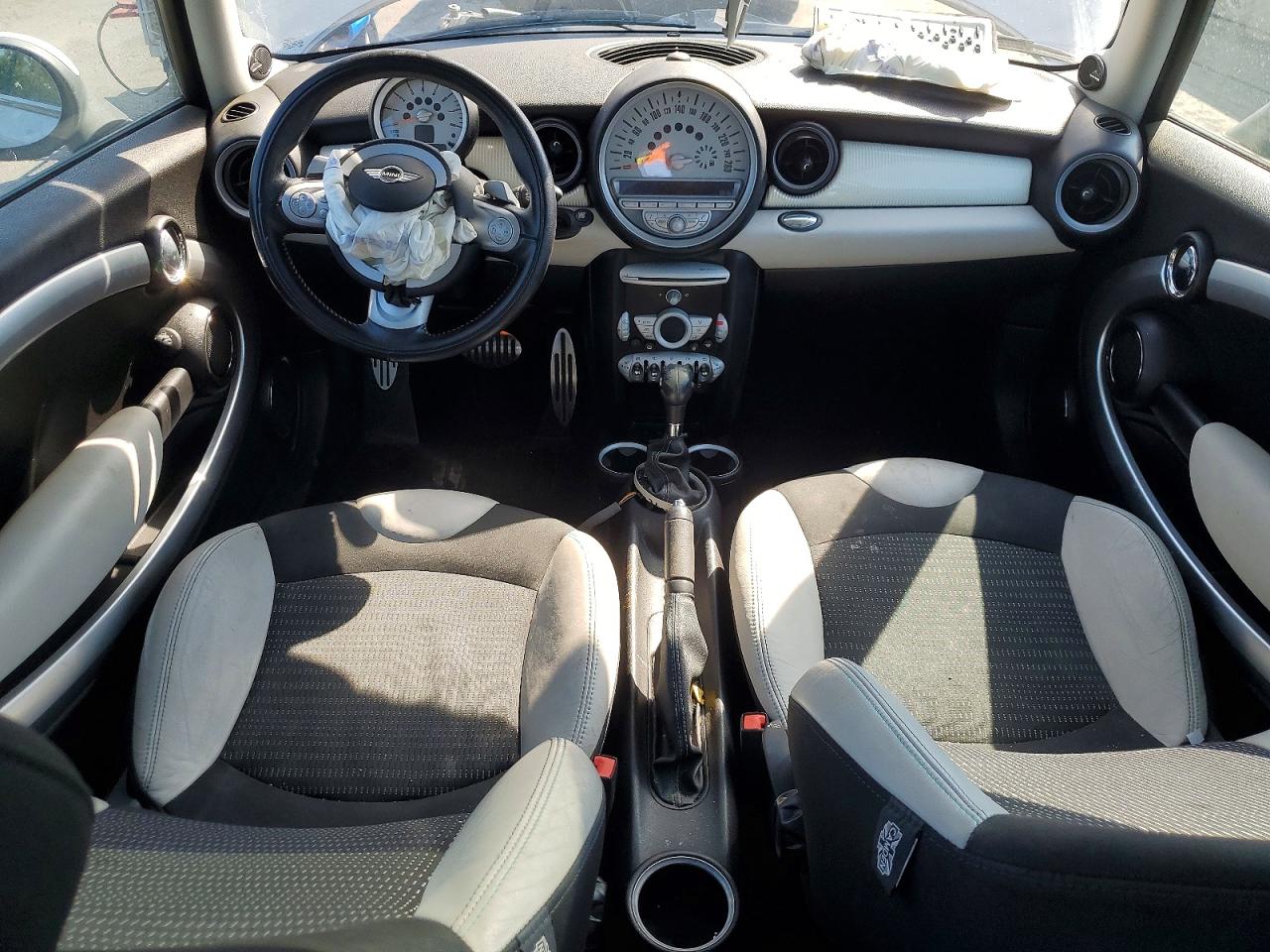 2010 Mini Cooper S Silver vin: WMWMF7C55ATW88848