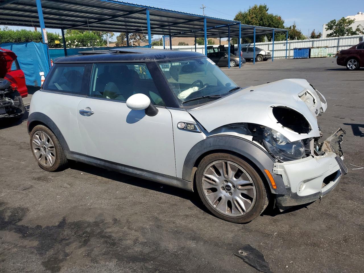 2010 Mini Cooper S Silver vin: WMWMF7C55ATW88848