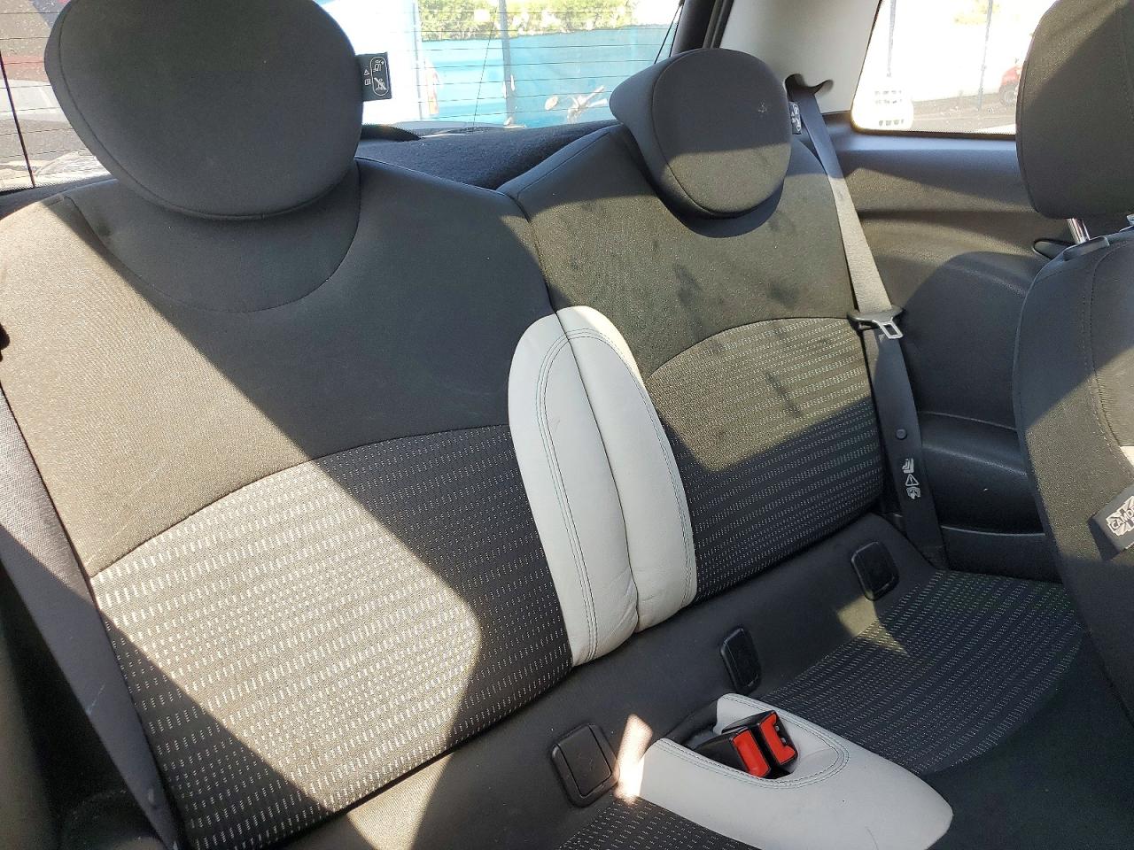 2010 Mini Cooper S Silver vin: WMWMF7C55ATW88848