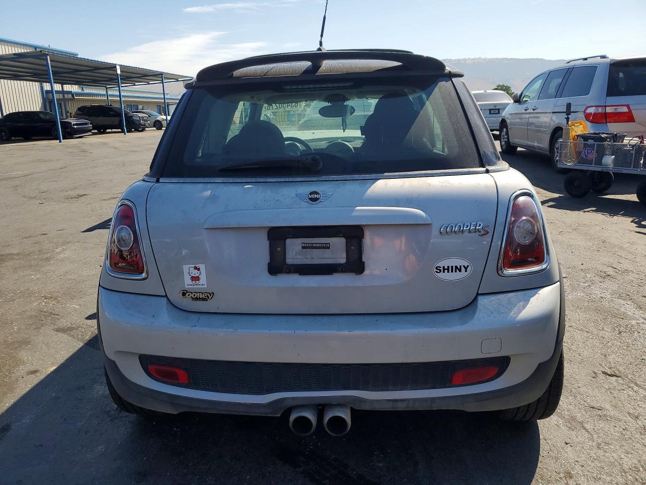 2010 Mini Cooper S Silver vin: WMWMF7C55ATW88848