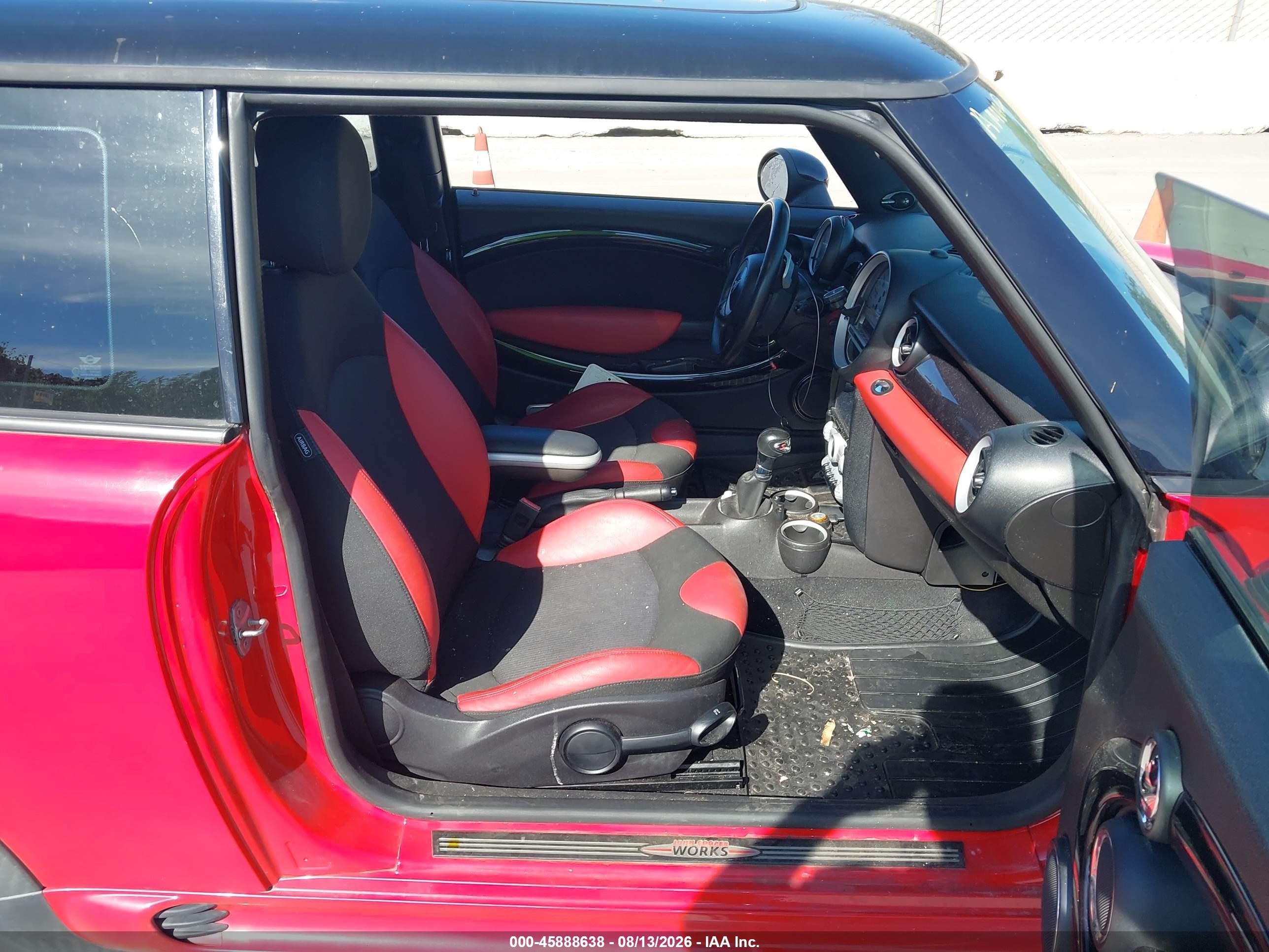 2010 Mini Cooper S   Red vin: WMWMF7C55ATW89627