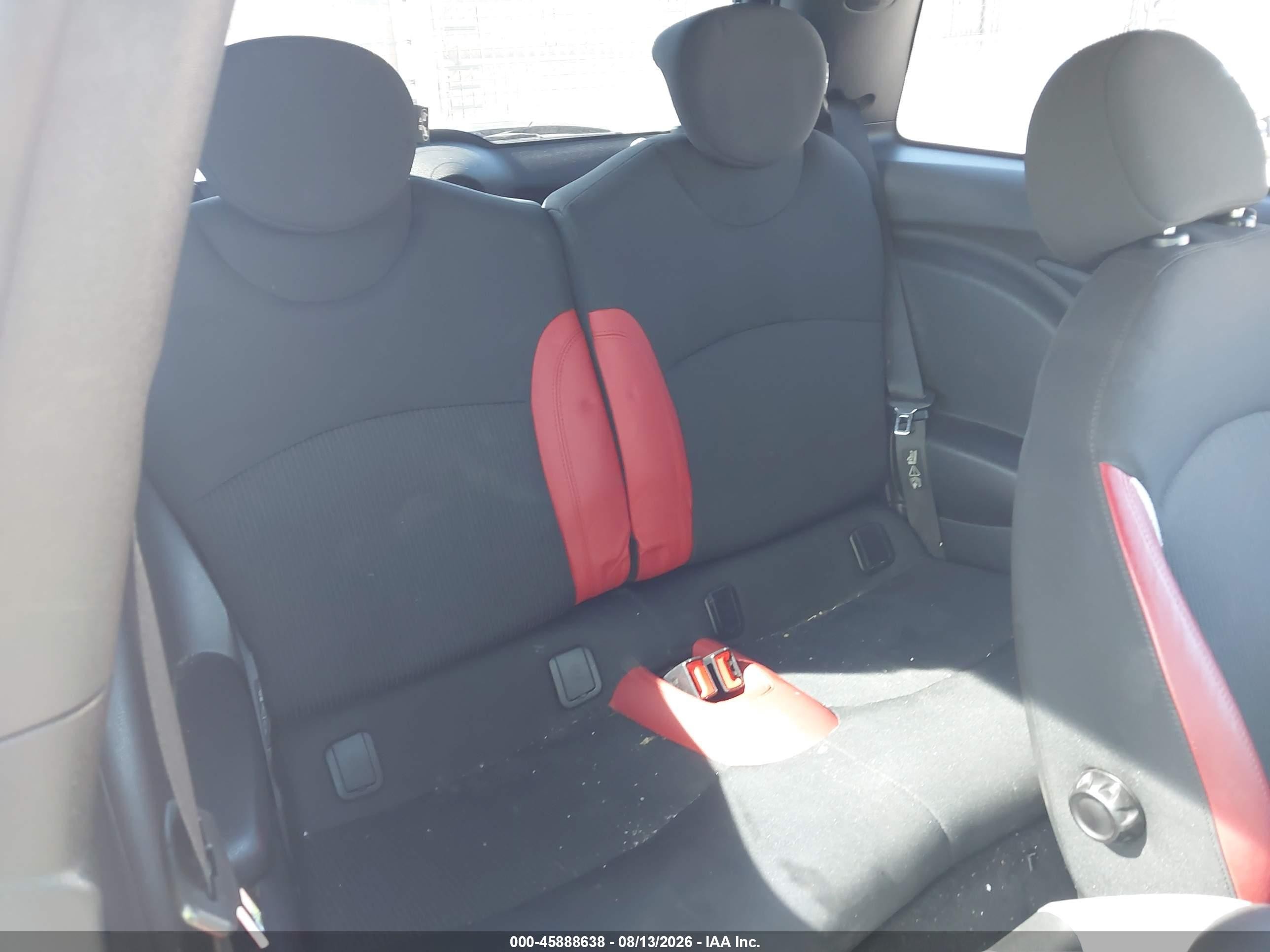 2010 Mini Cooper S   Red vin: WMWMF7C55ATW89627