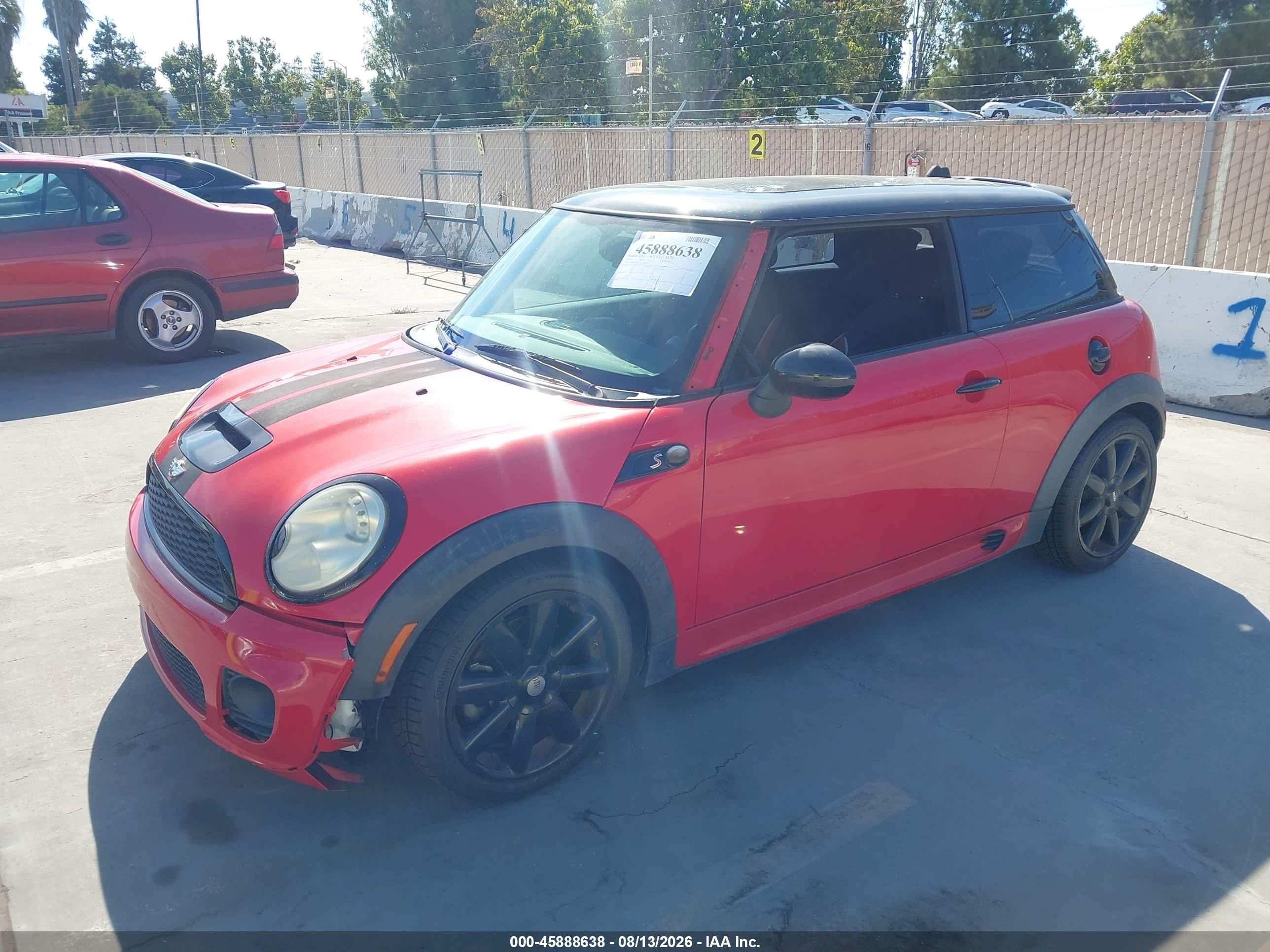 2010 Mini Cooper S   Red vin: WMWMF7C55ATW89627