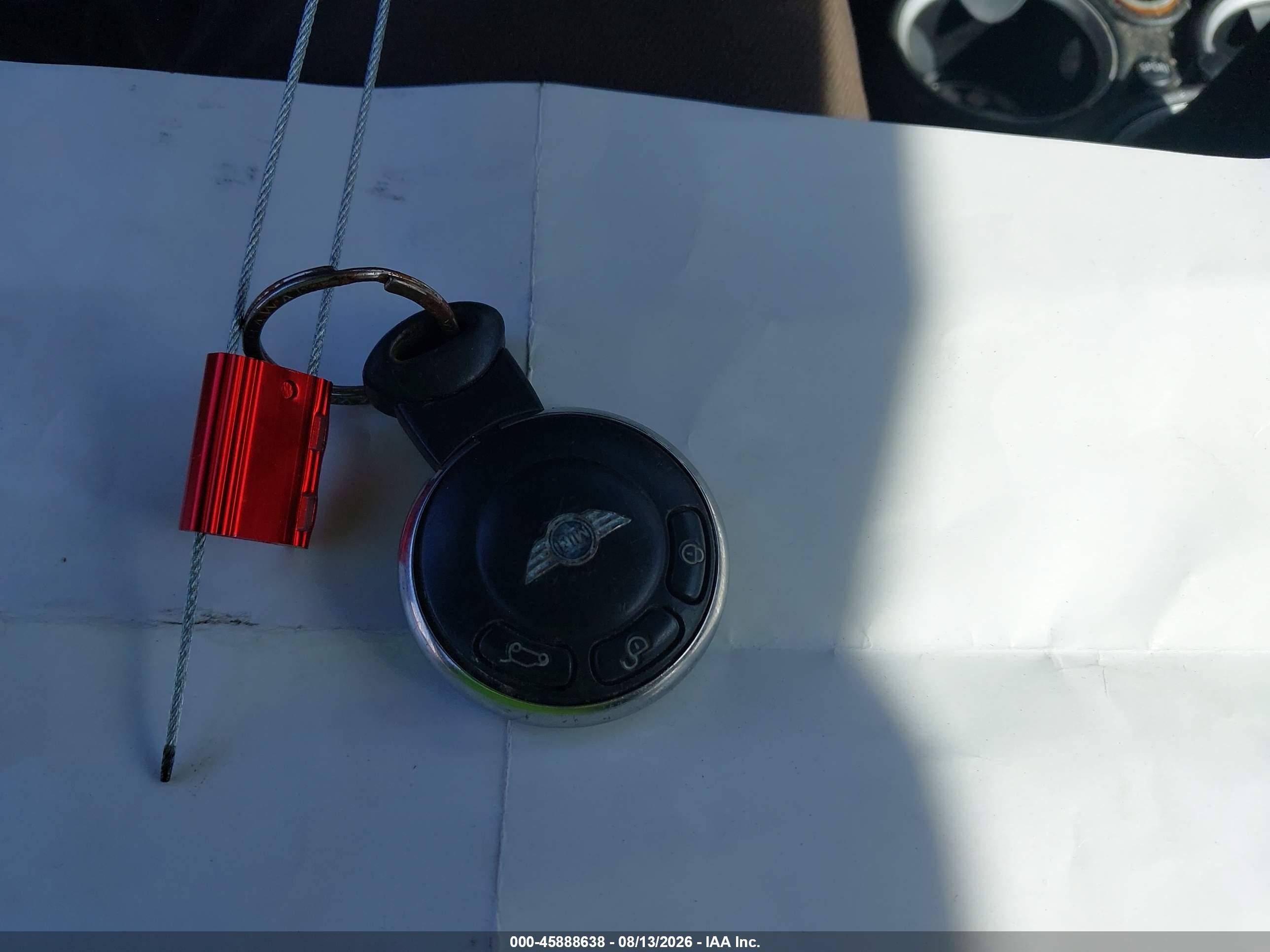 2010 Mini Cooper S   Red vin: WMWMF7C55ATW89627