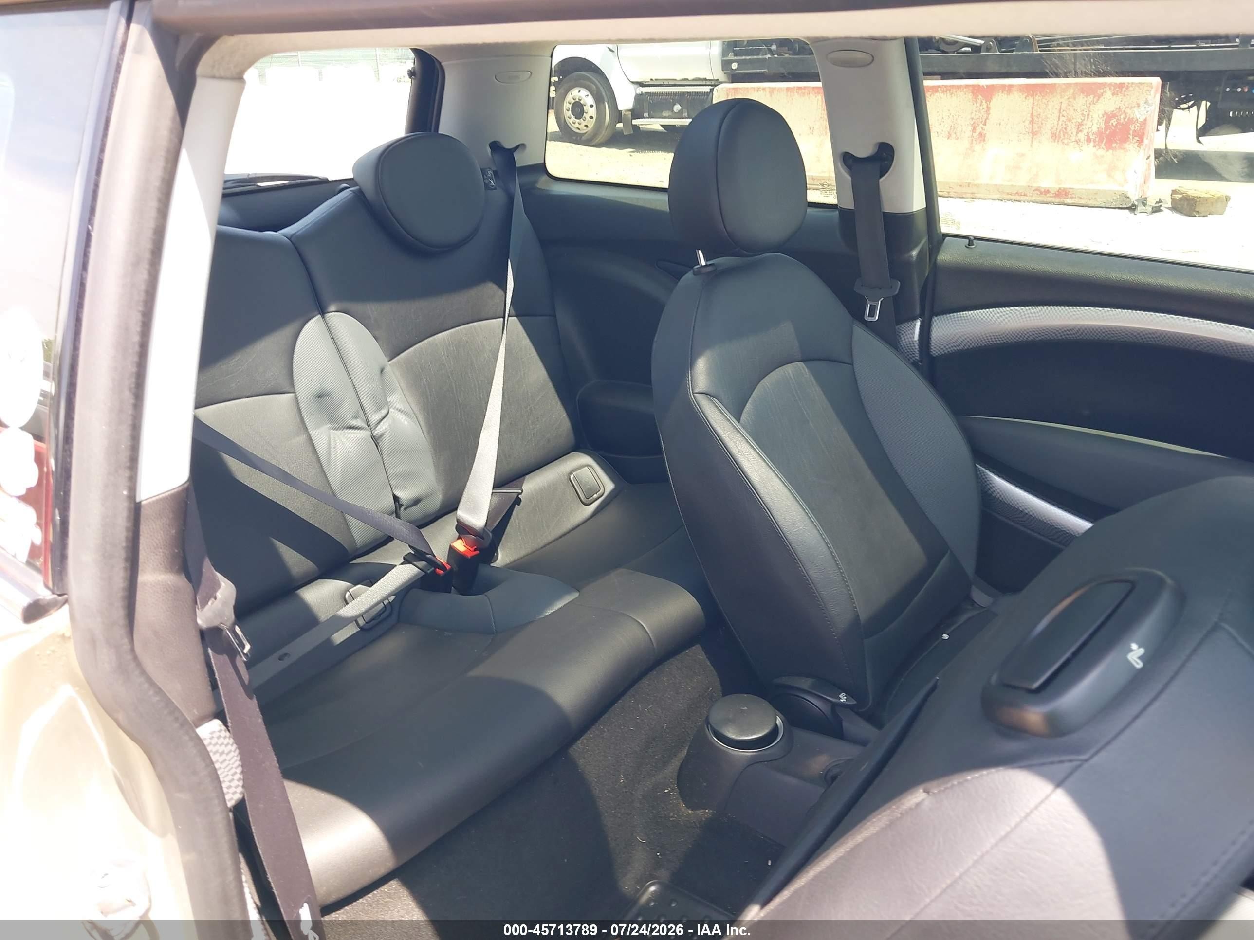 2010 Mini Cooper S   Brown vin: WMWMF7C55ATZ73274