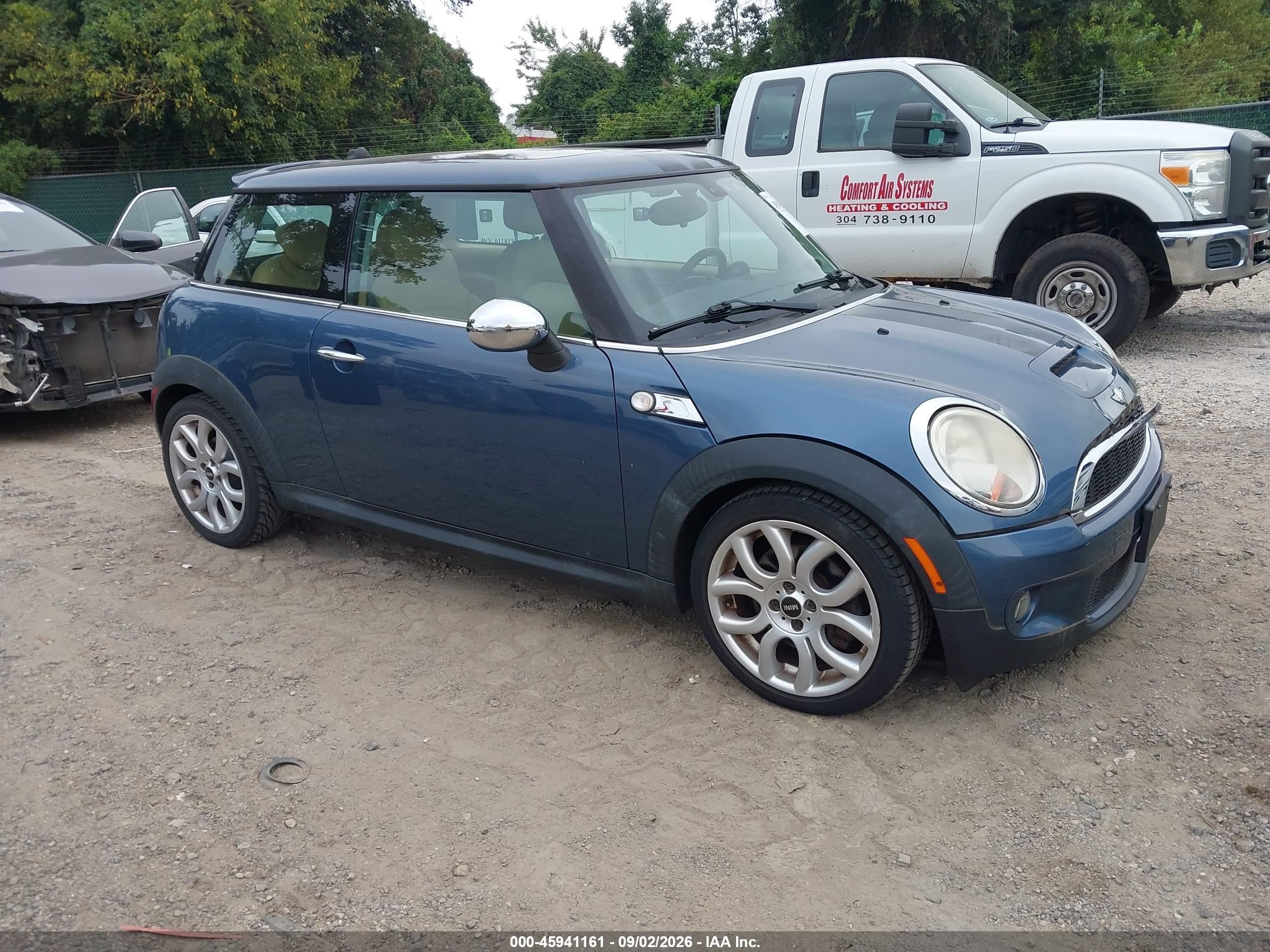 2010 Mini Cooper S   Синий vin: WMWMF7C56ATX43873