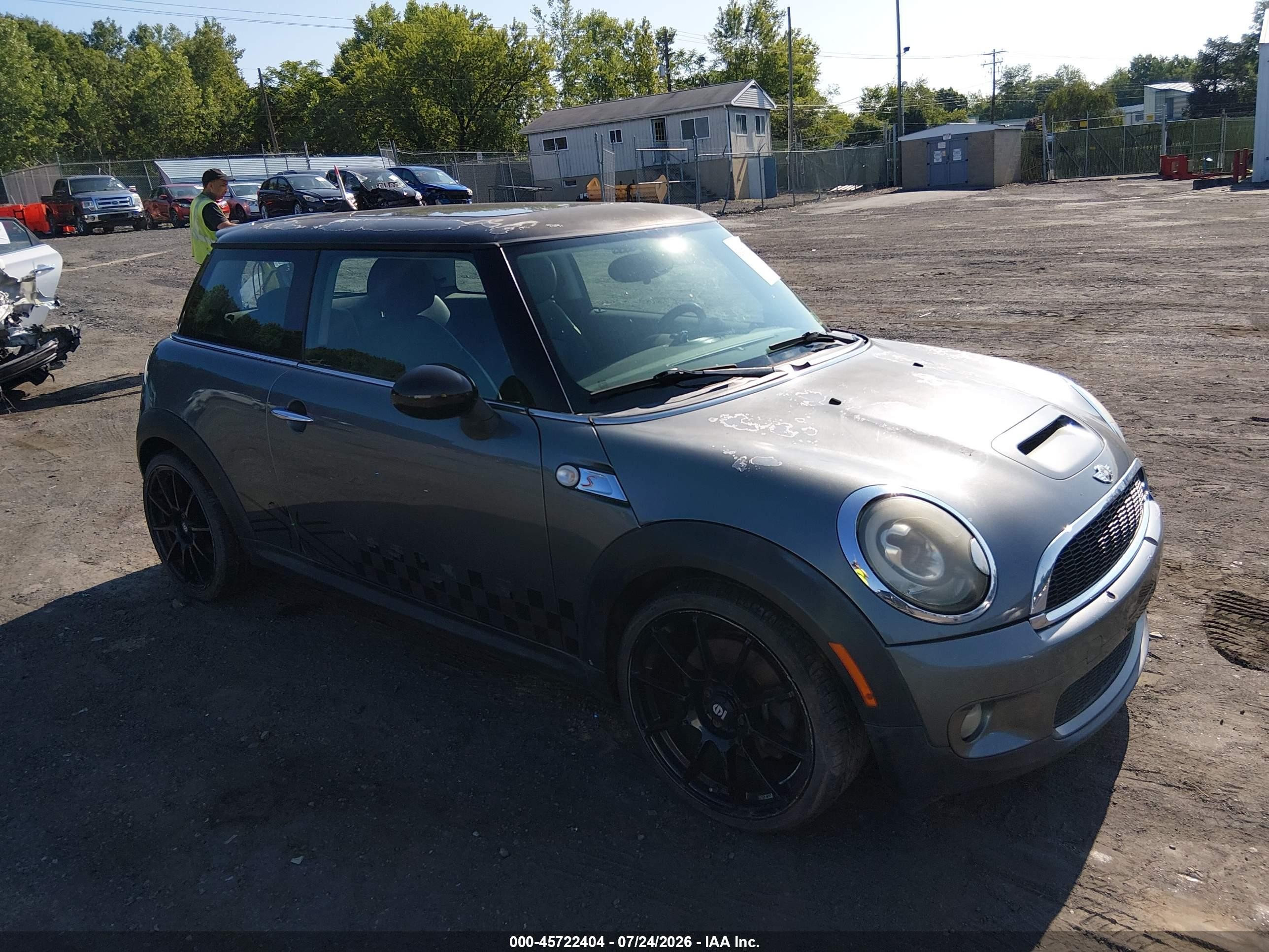2010 Mini Cooper S   Серый vin: WMWMF7C57ATZ69937