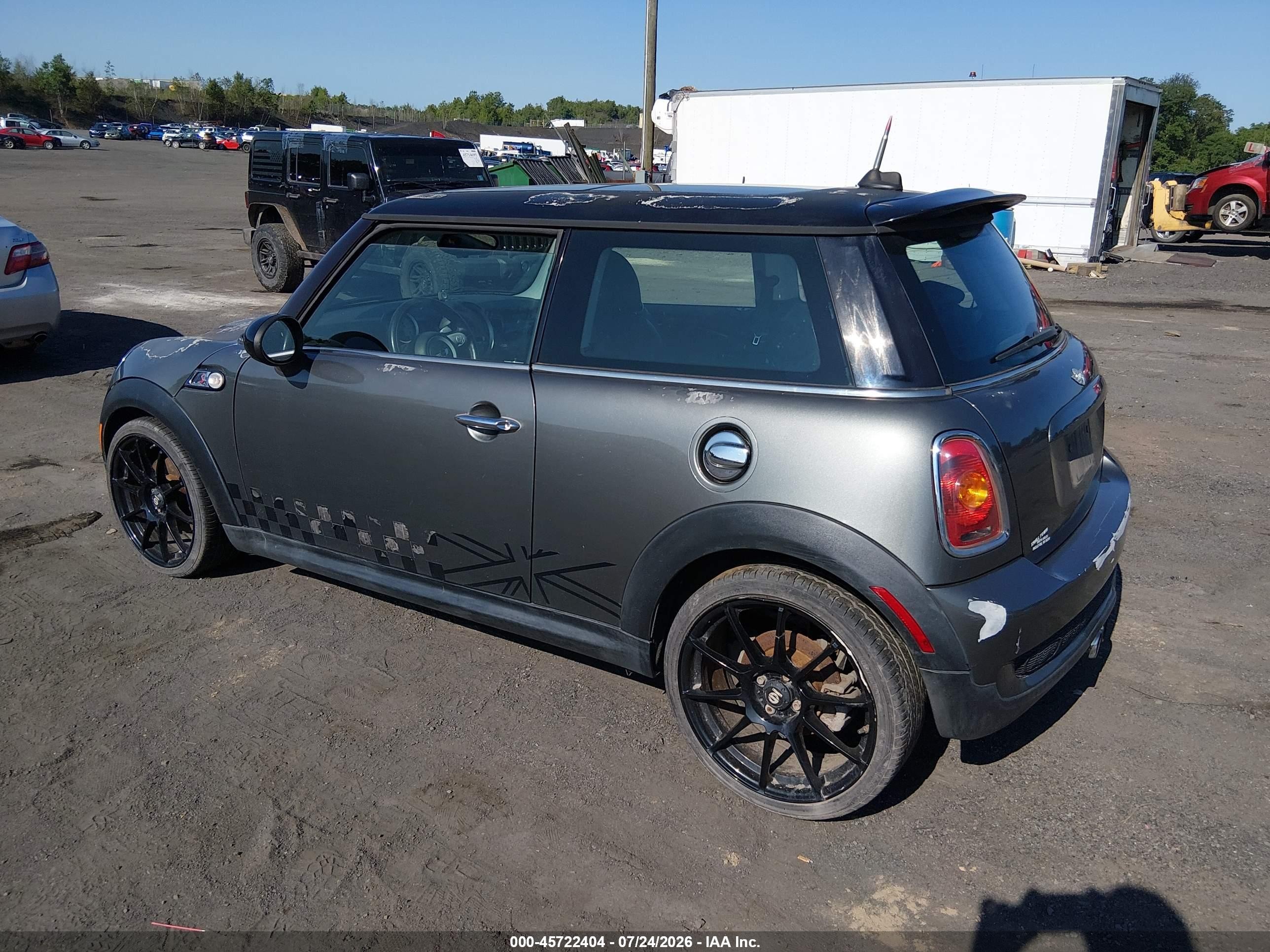 2010 Mini Cooper S   Серый vin: WMWMF7C57ATZ69937