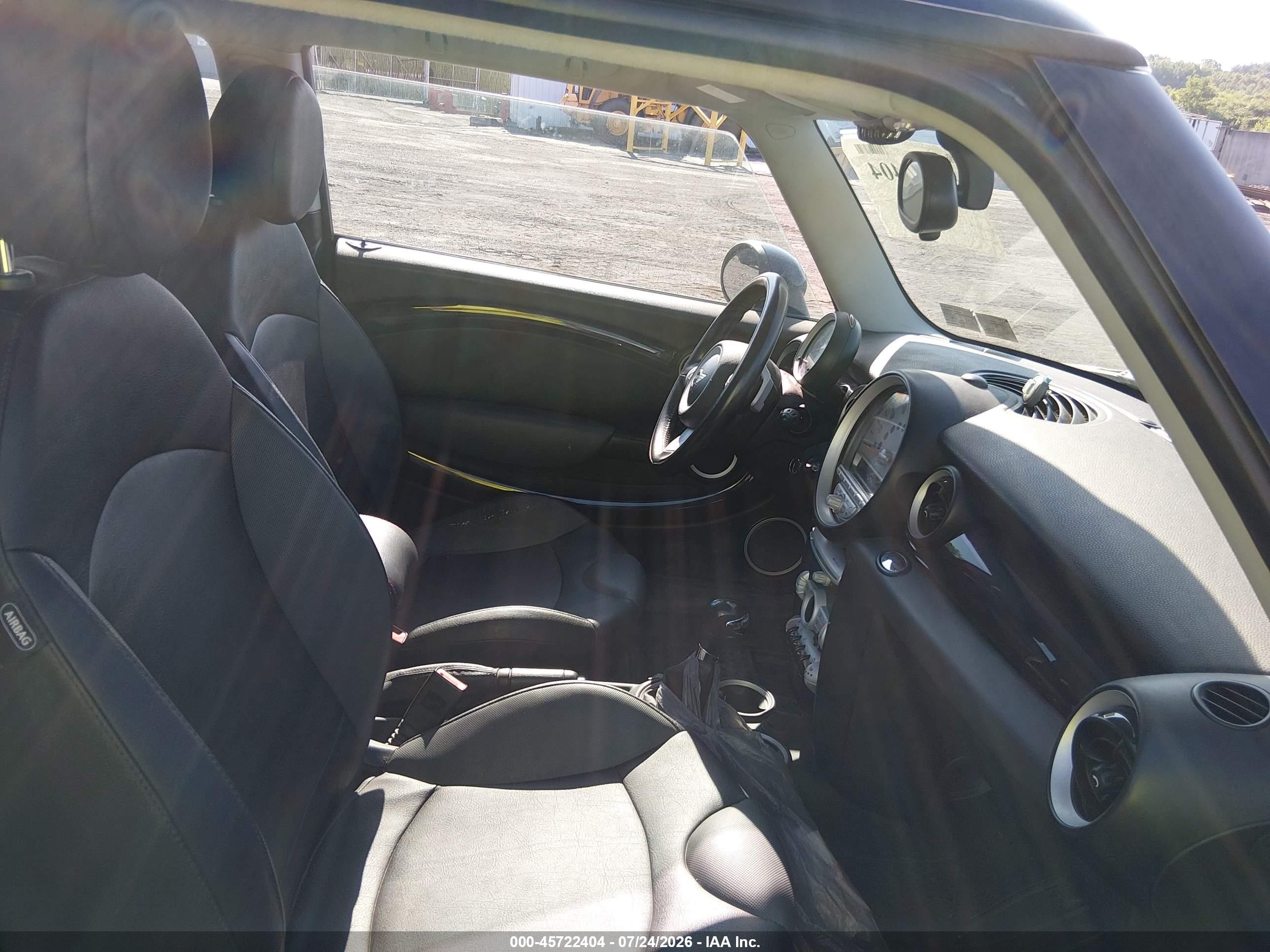2010 Mini Cooper S   Серый vin: WMWMF7C57ATZ69937