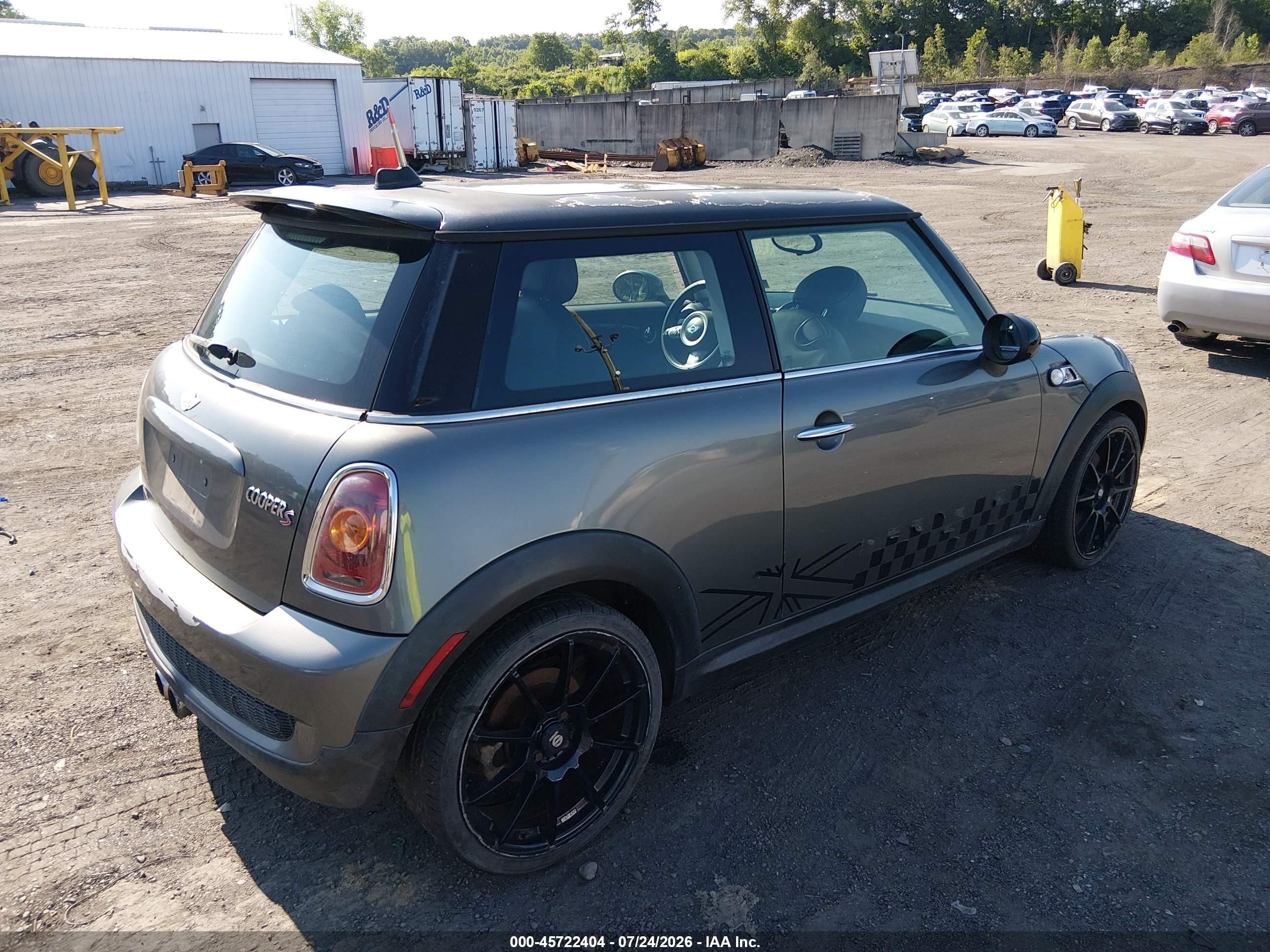 2010 Mini Cooper S   Серый vin: WMWMF7C57ATZ69937