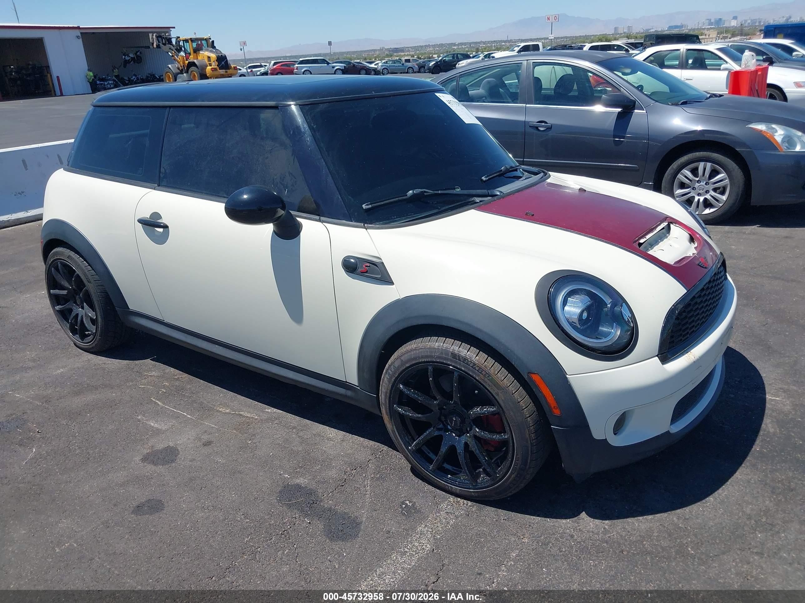 2010 Mini Cooper S Белый vin: WMWMF7C58ATZ71244