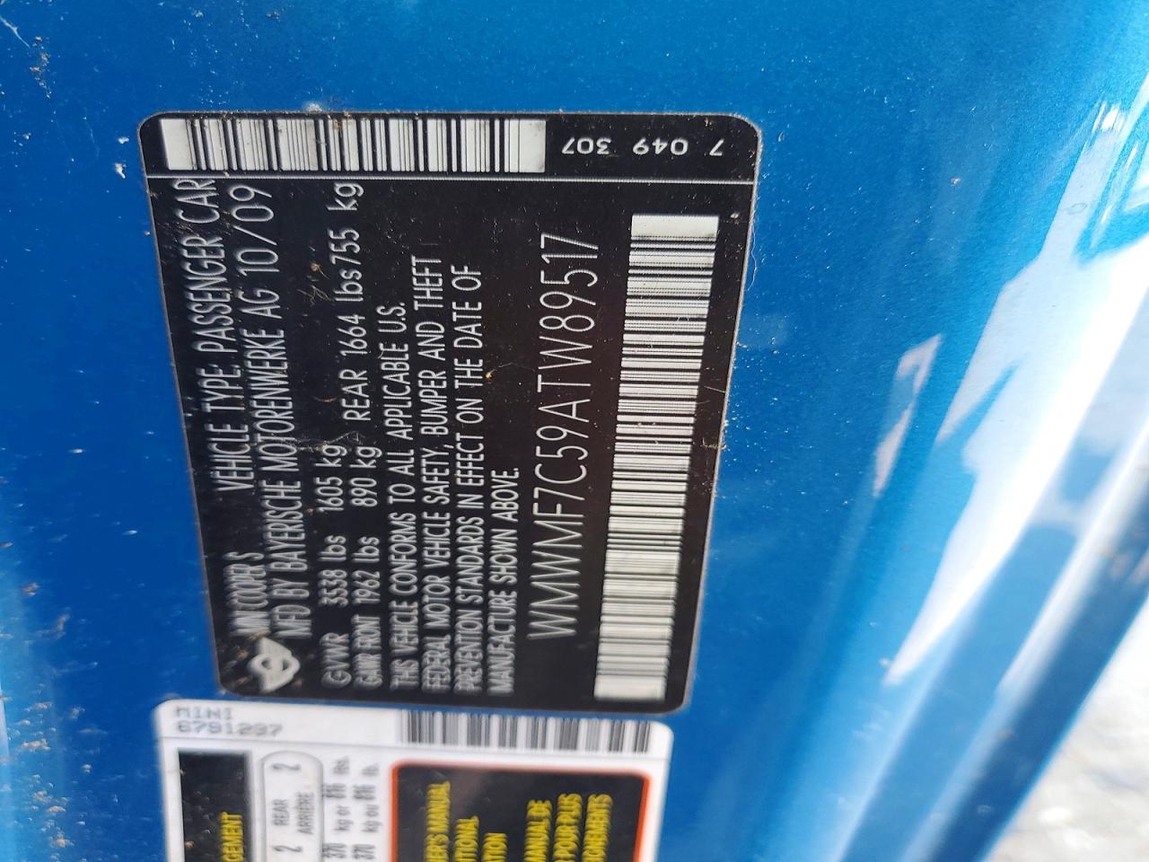 2010 Mini Cooper S Blue vin: WMWMF7C59ATW89517