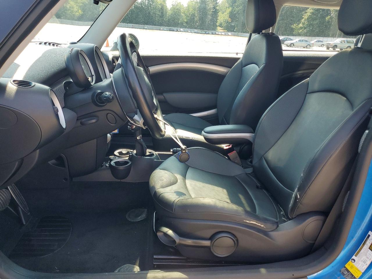 2010 Mini Cooper S Blue vin: WMWMF7C59ATW89517