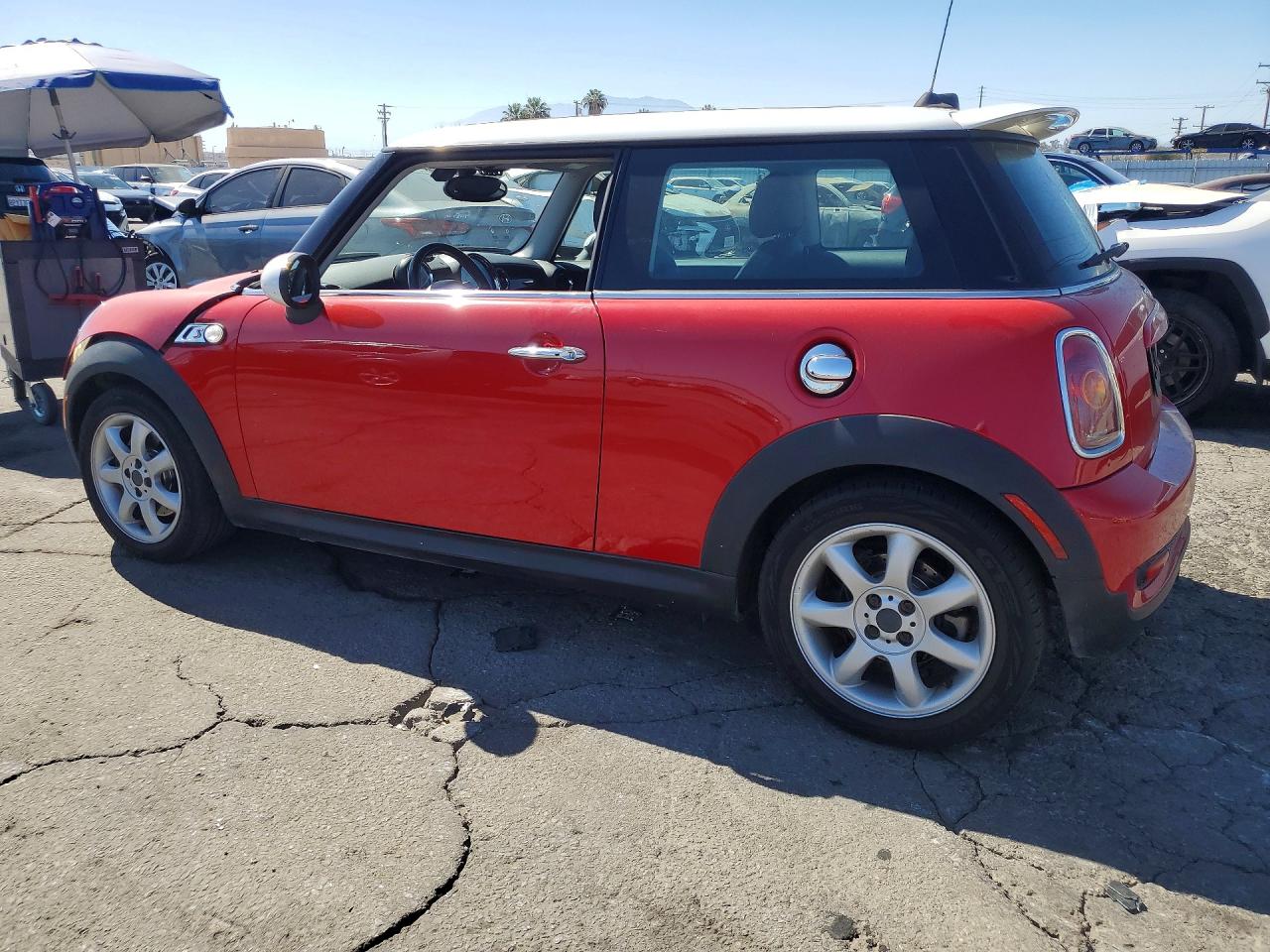 2010 Mini Cooper S Red vin: WMWMF7C59ATW89694