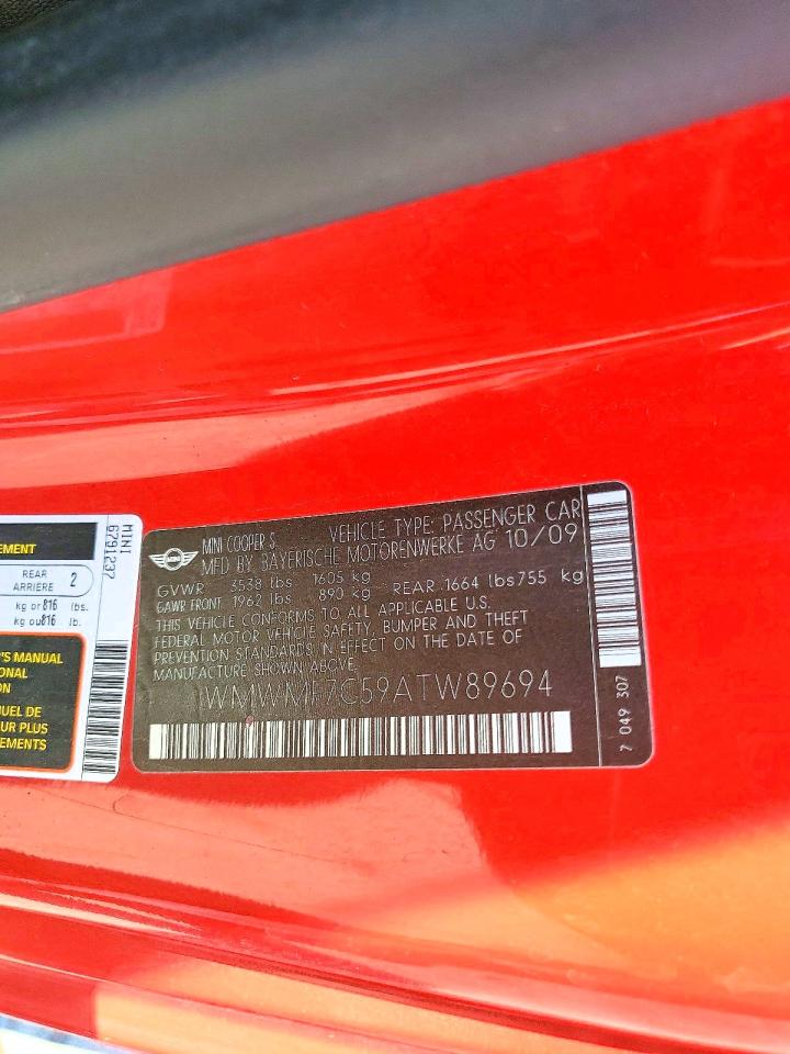 2010 Mini Cooper S Red vin: WMWMF7C59ATW89694
