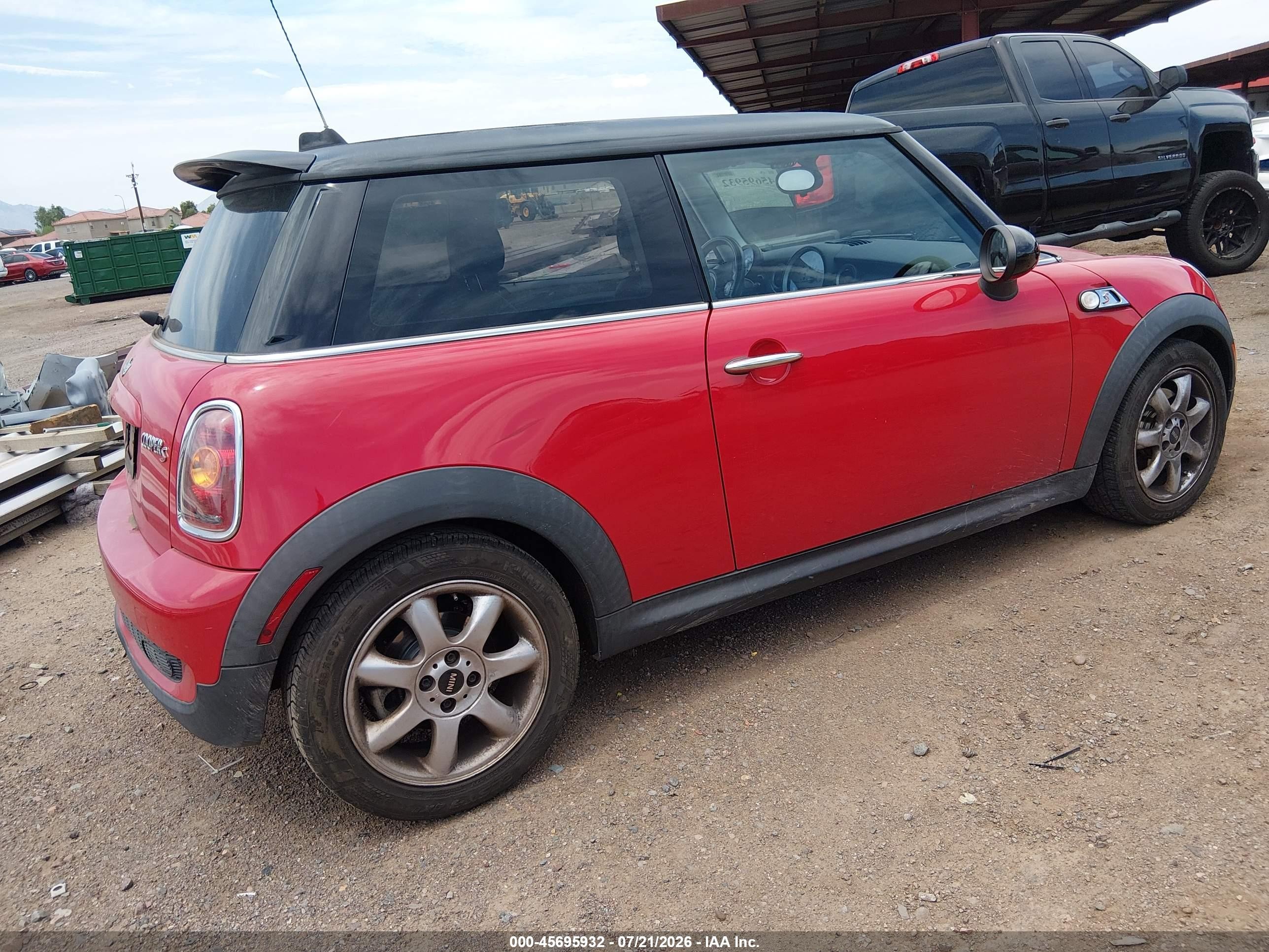 2010 Mini Cooper S   Red vin: WMWMF7C59ATZ71110