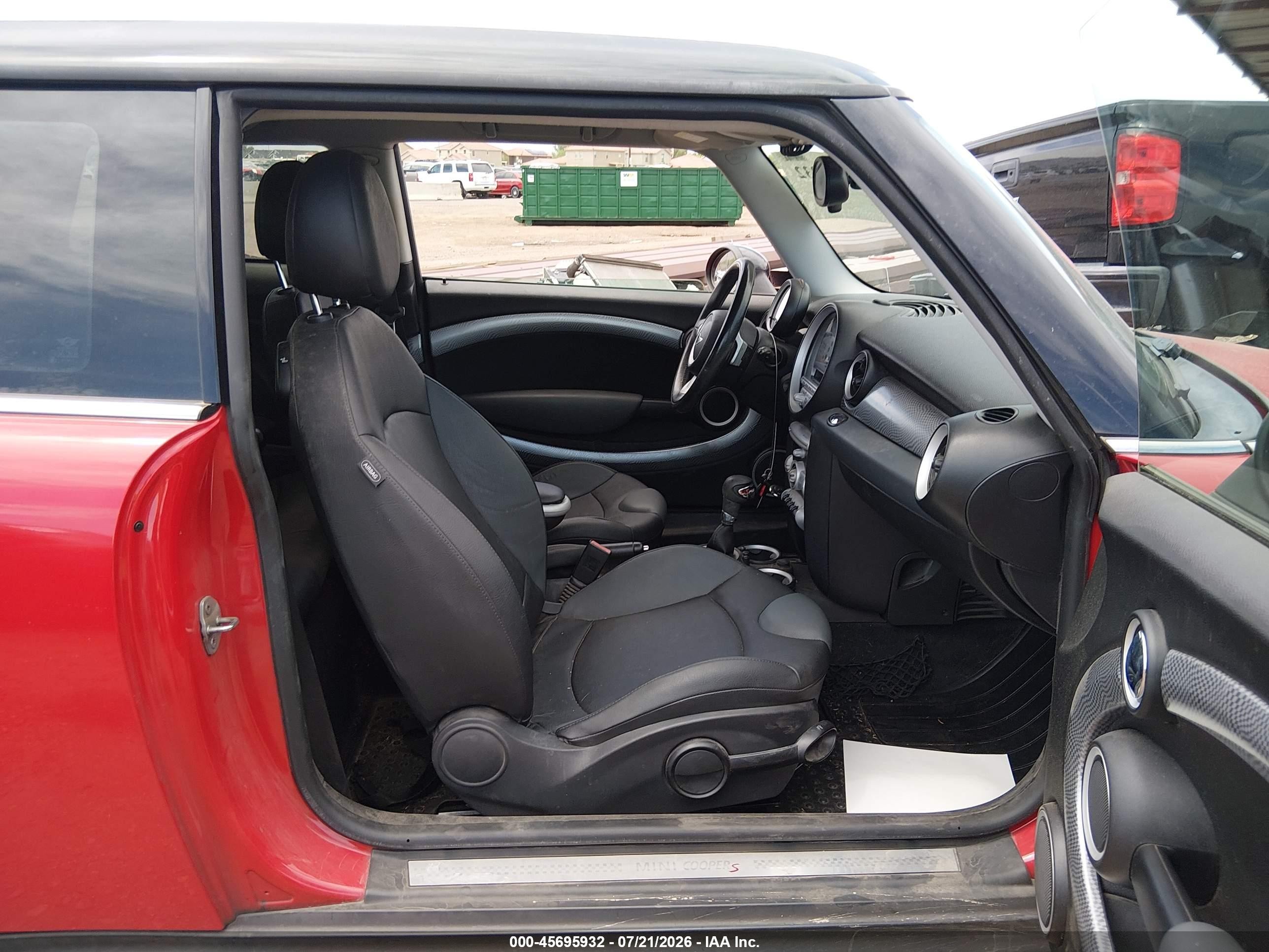 2010 Mini Cooper S   Red vin: WMWMF7C59ATZ71110