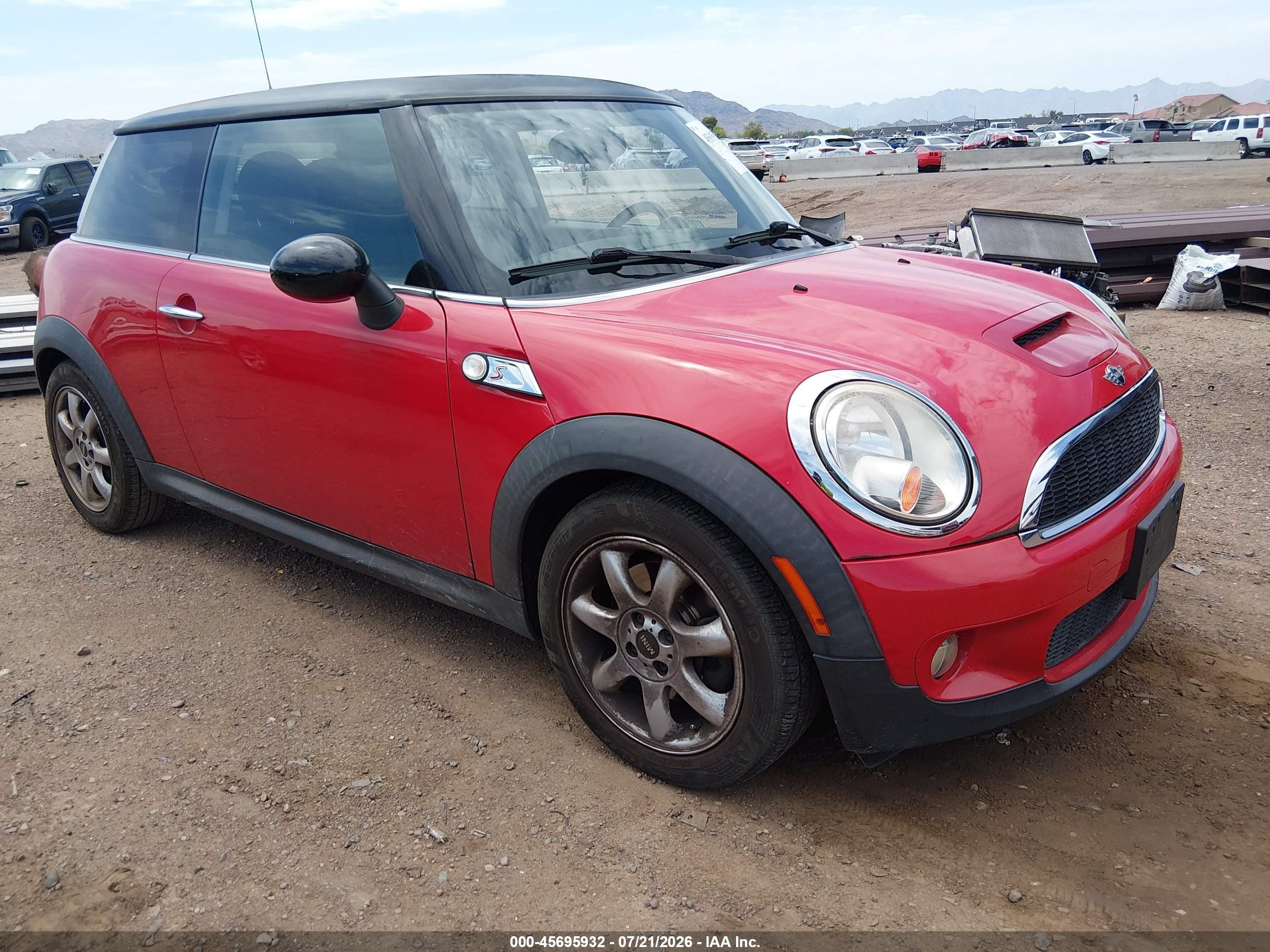 2010 Mini Cooper S   Red vin: WMWMF7C59ATZ71110