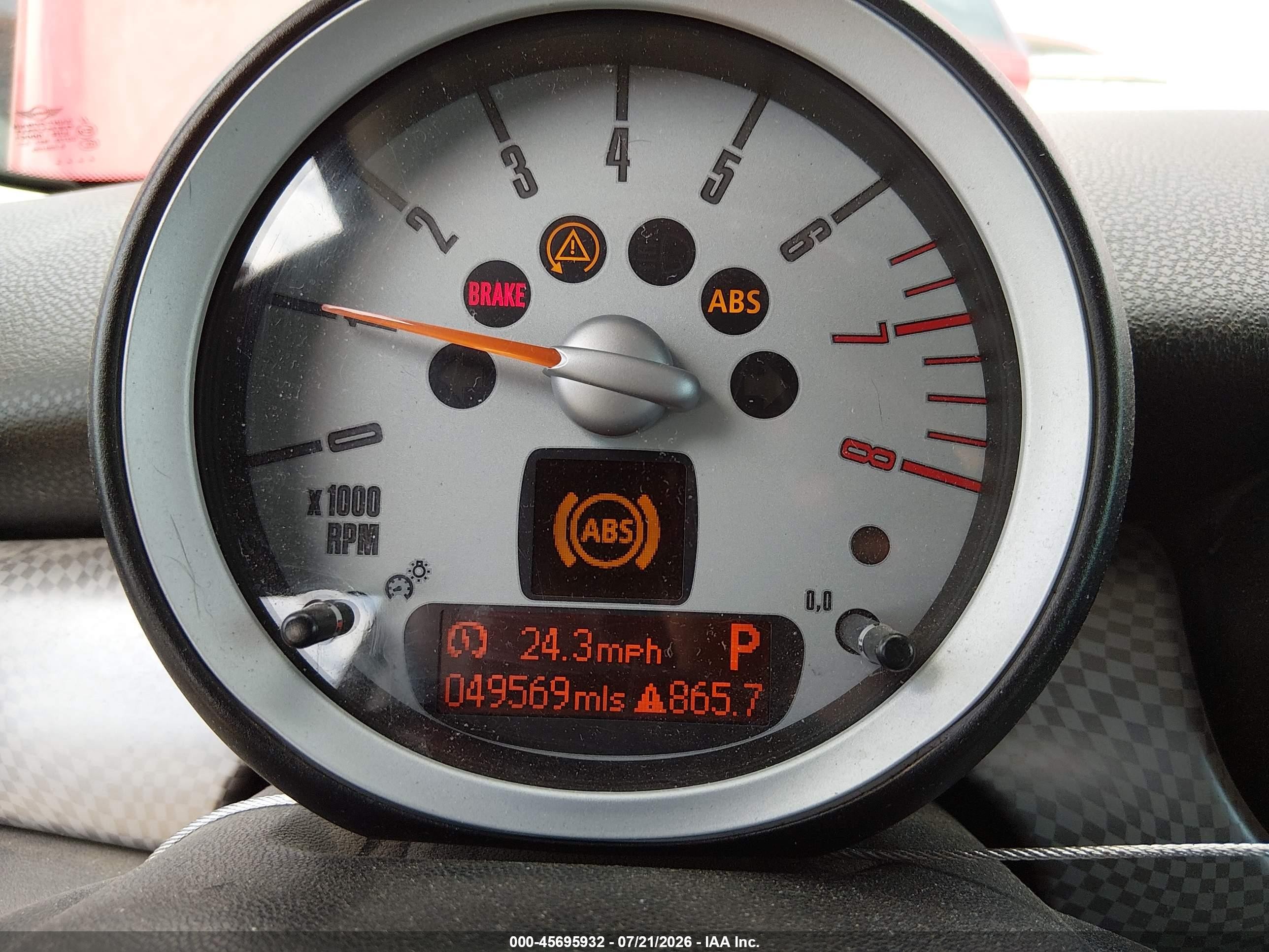 2010 Mini Cooper S   Red vin: WMWMF7C59ATZ71110