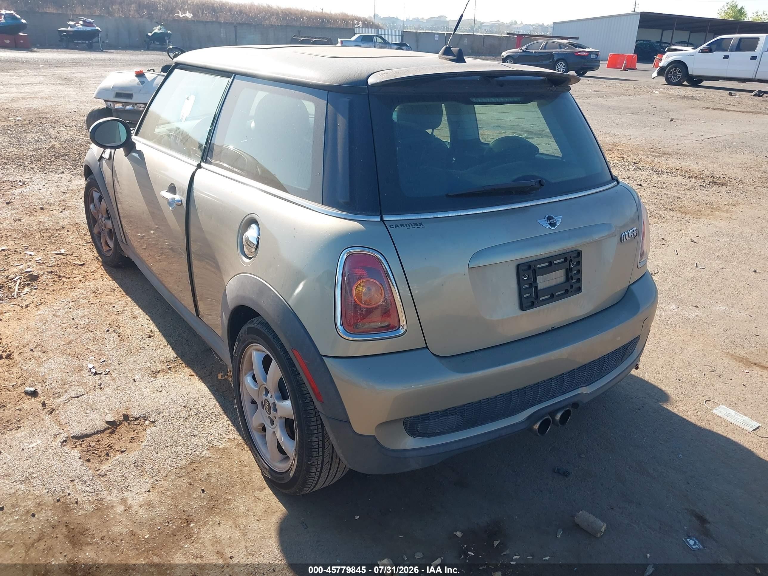2010 Mini Cooper S   Серый vin: WMWMF7C59ATZ72662