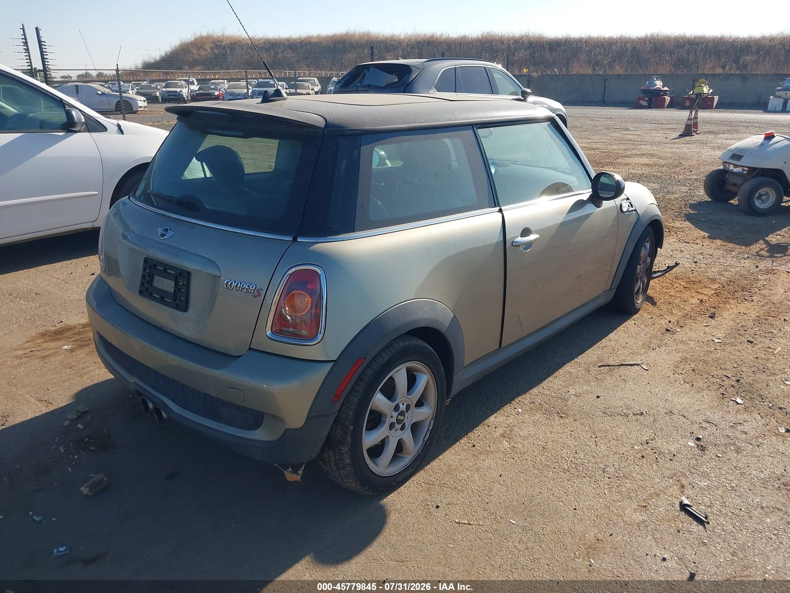 2010 Mini Cooper S   Серый vin: WMWMF7C59ATZ72662