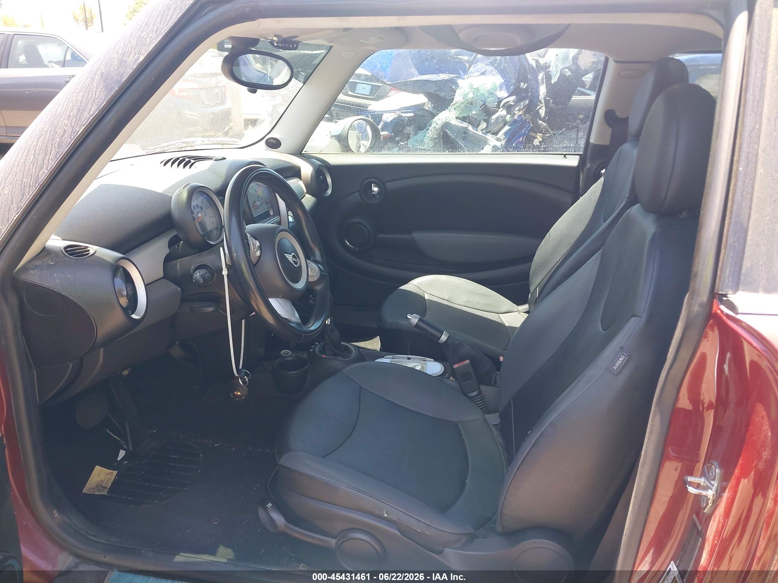 2008 Mini Cooper Clubman   Burgundy vin: WMWML33518TN67231
