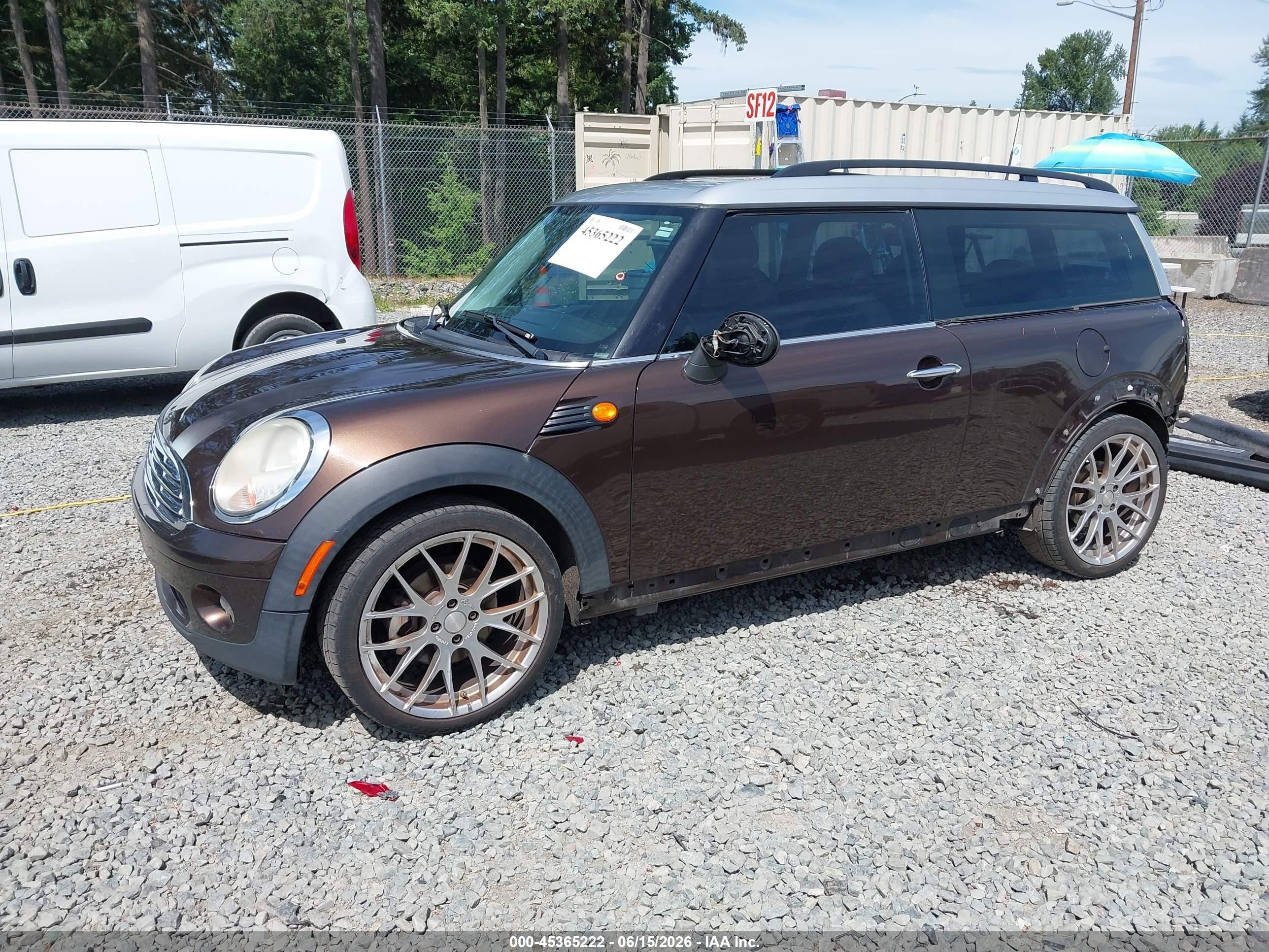2009 Mini Cooper Clubman   Brown vin: WMWML33549TP98142