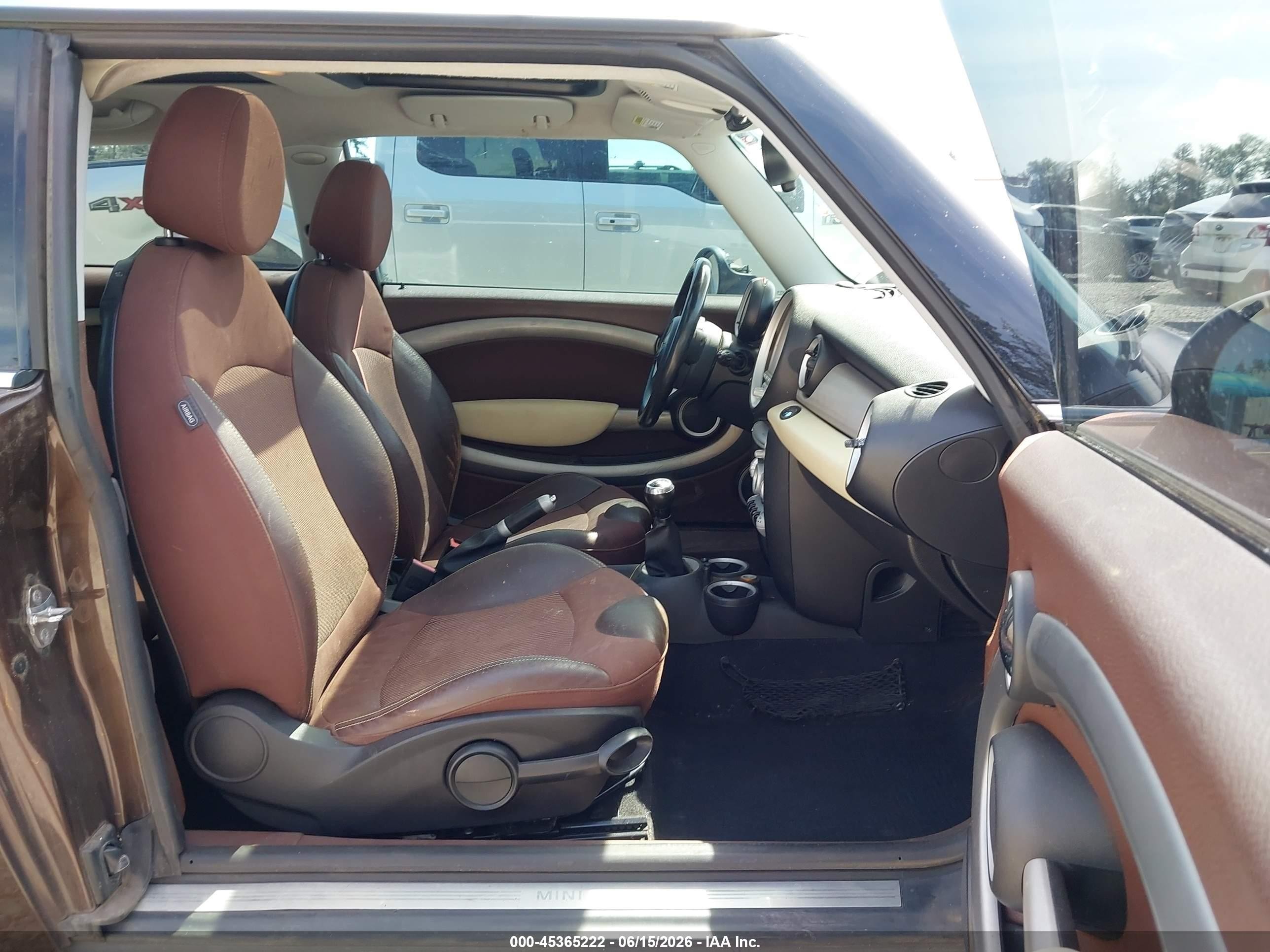 2009 Mini Cooper Clubman   Brown vin: WMWML33549TP98142
