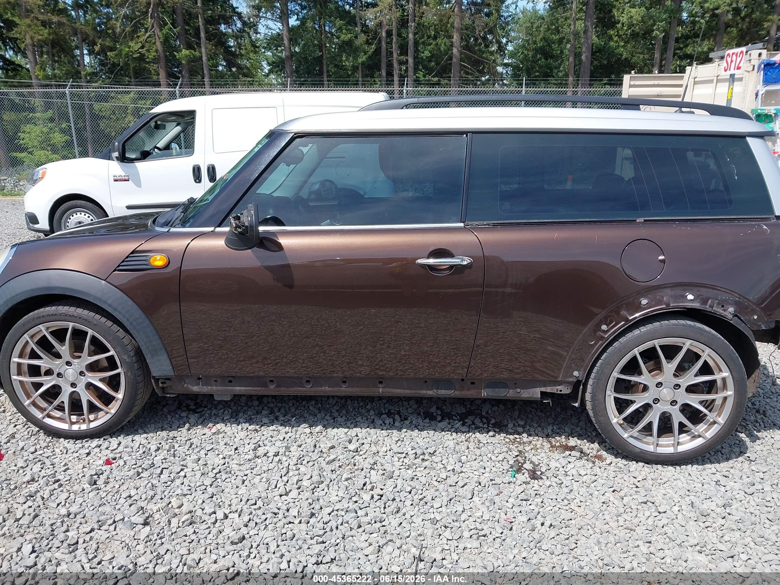 2009 Mini Cooper Clubman   Brown vin: WMWML33549TP98142