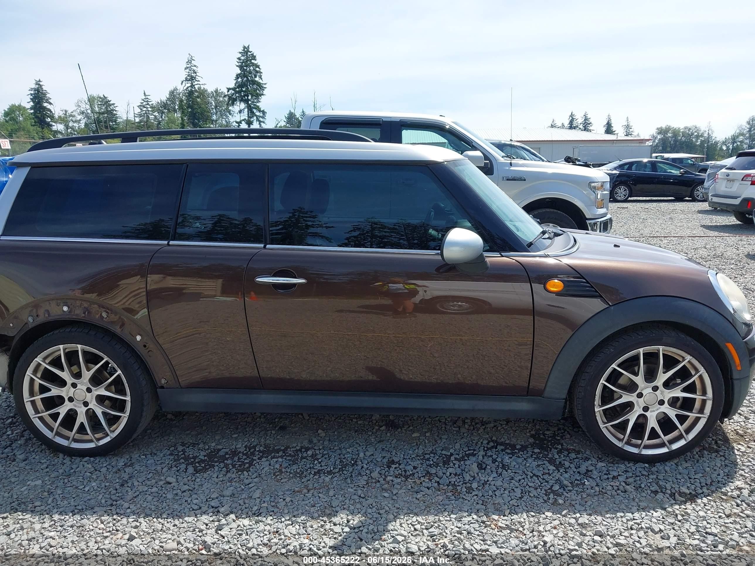 2009 Mini Cooper Clubman   Brown vin: WMWML33549TP98142