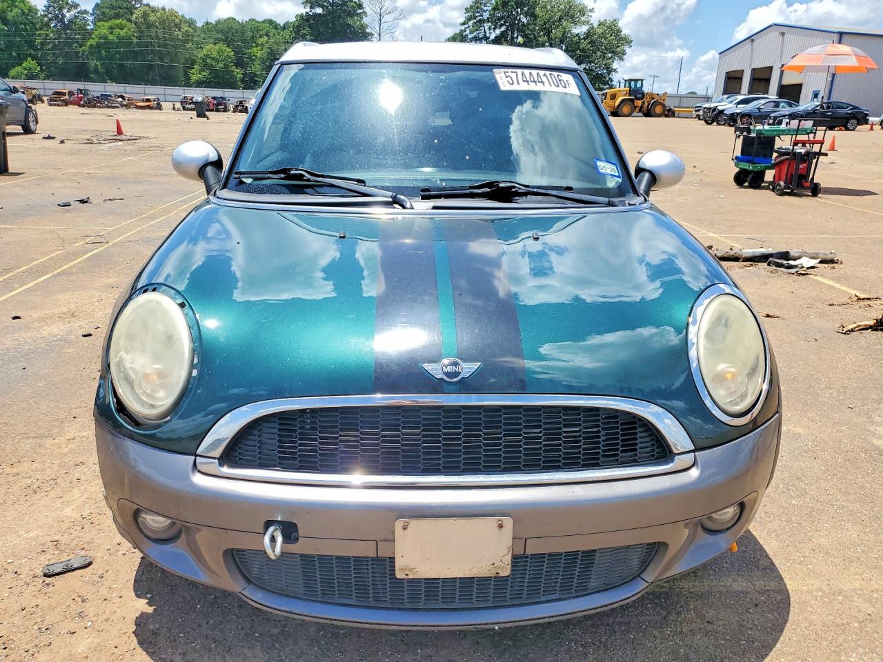 2009 Mini Cooper Clubman Green vin: WMWML33559TX34532