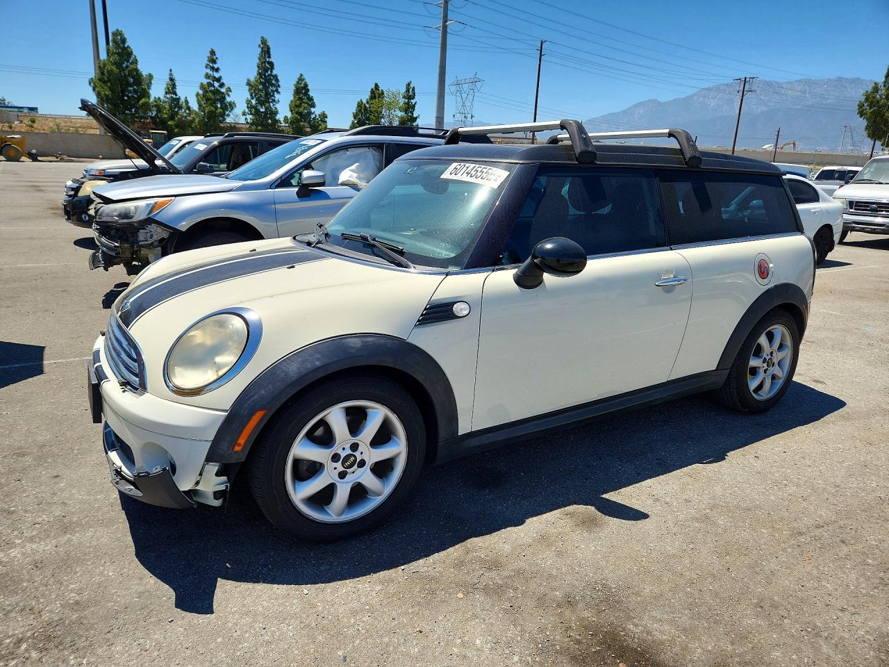 2009 Mini Cooper Clubman White vin: WMWML33569TX33163