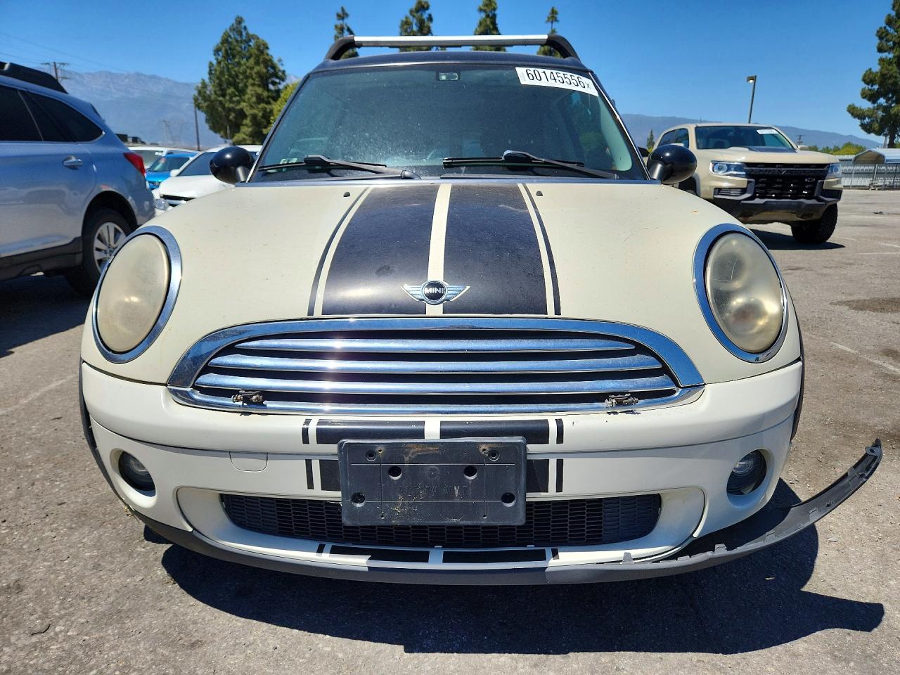 2009 Mini Cooper Clubman White vin: WMWML33569TX33163