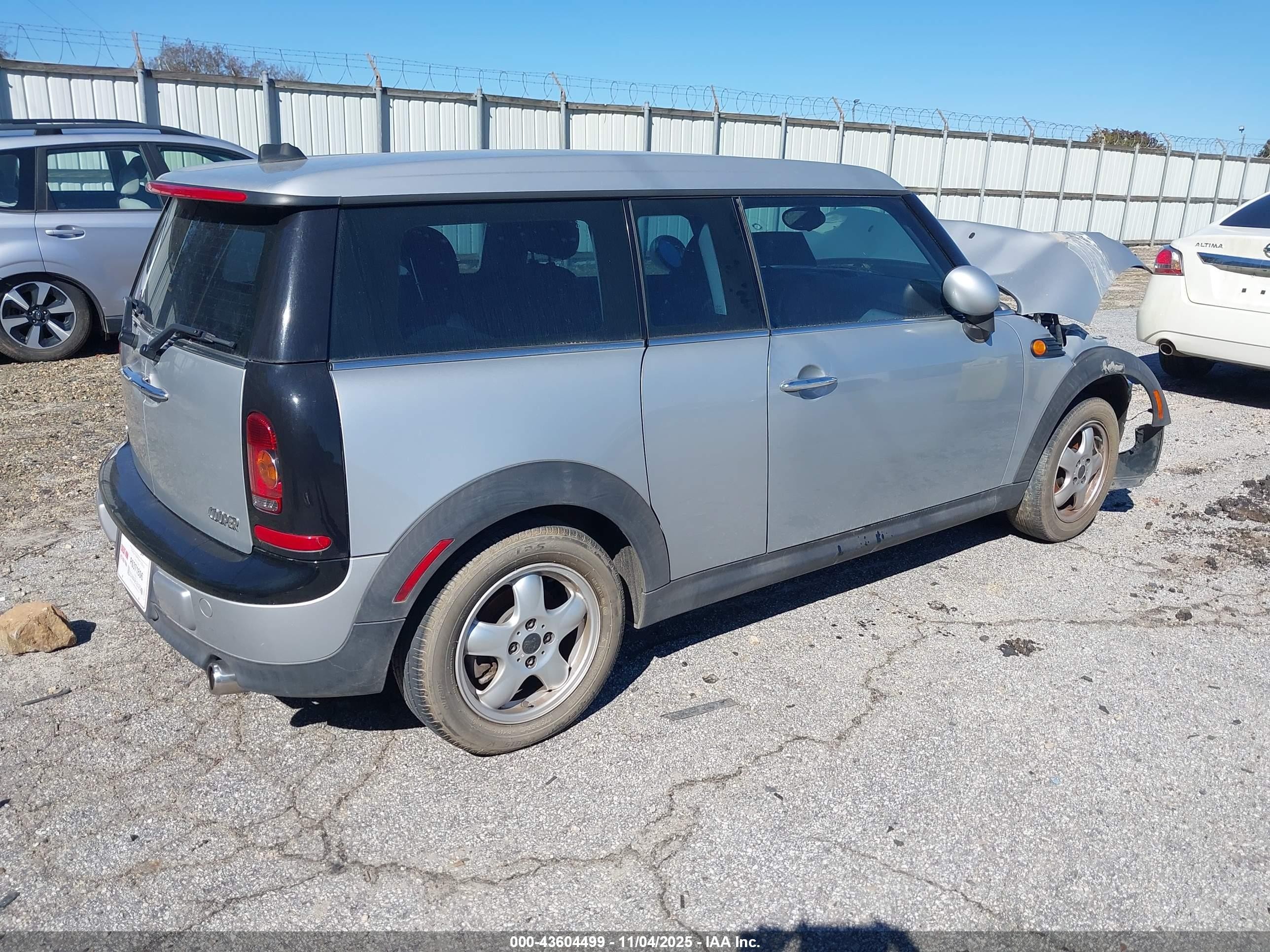 2009 Mini Cooper Clubman   Silver vin: WMWML33569TX33566