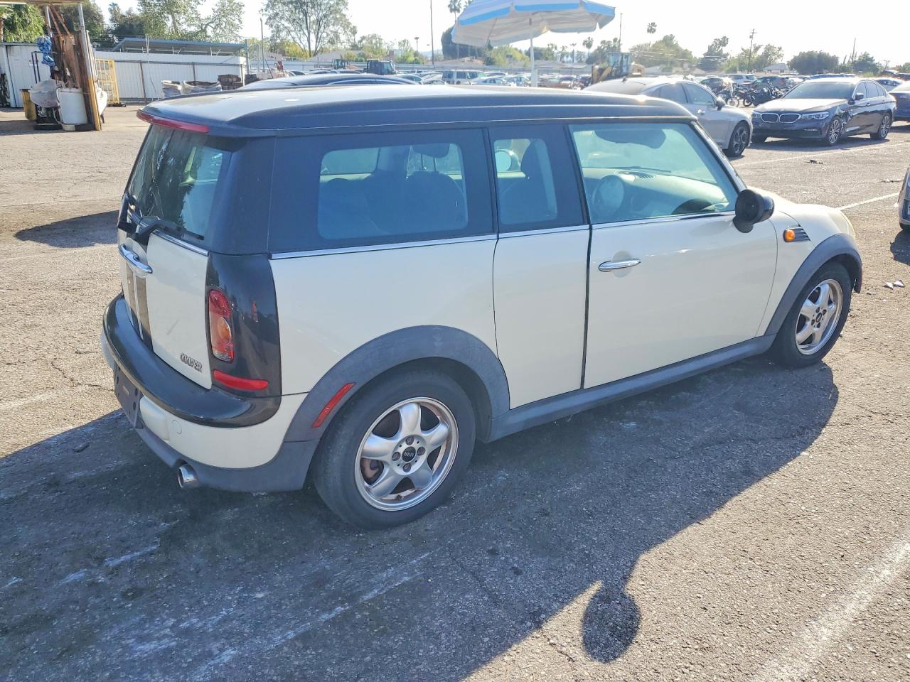 2008 Mini Cooper Clubman Cream vin: WMWML33588TN66271