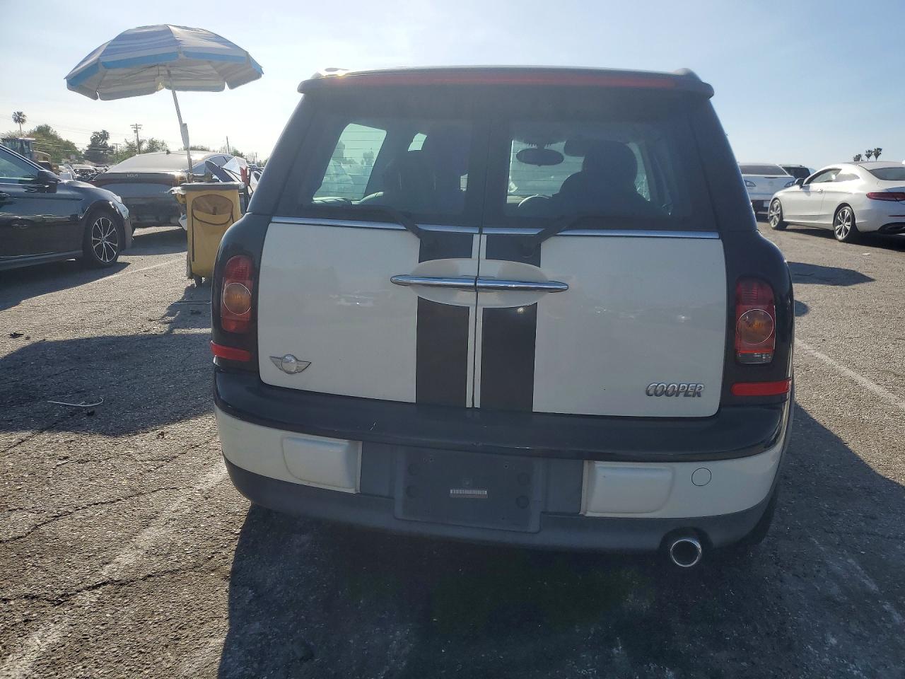2008 Mini Cooper Clubman Cream vin: WMWML33588TN66271