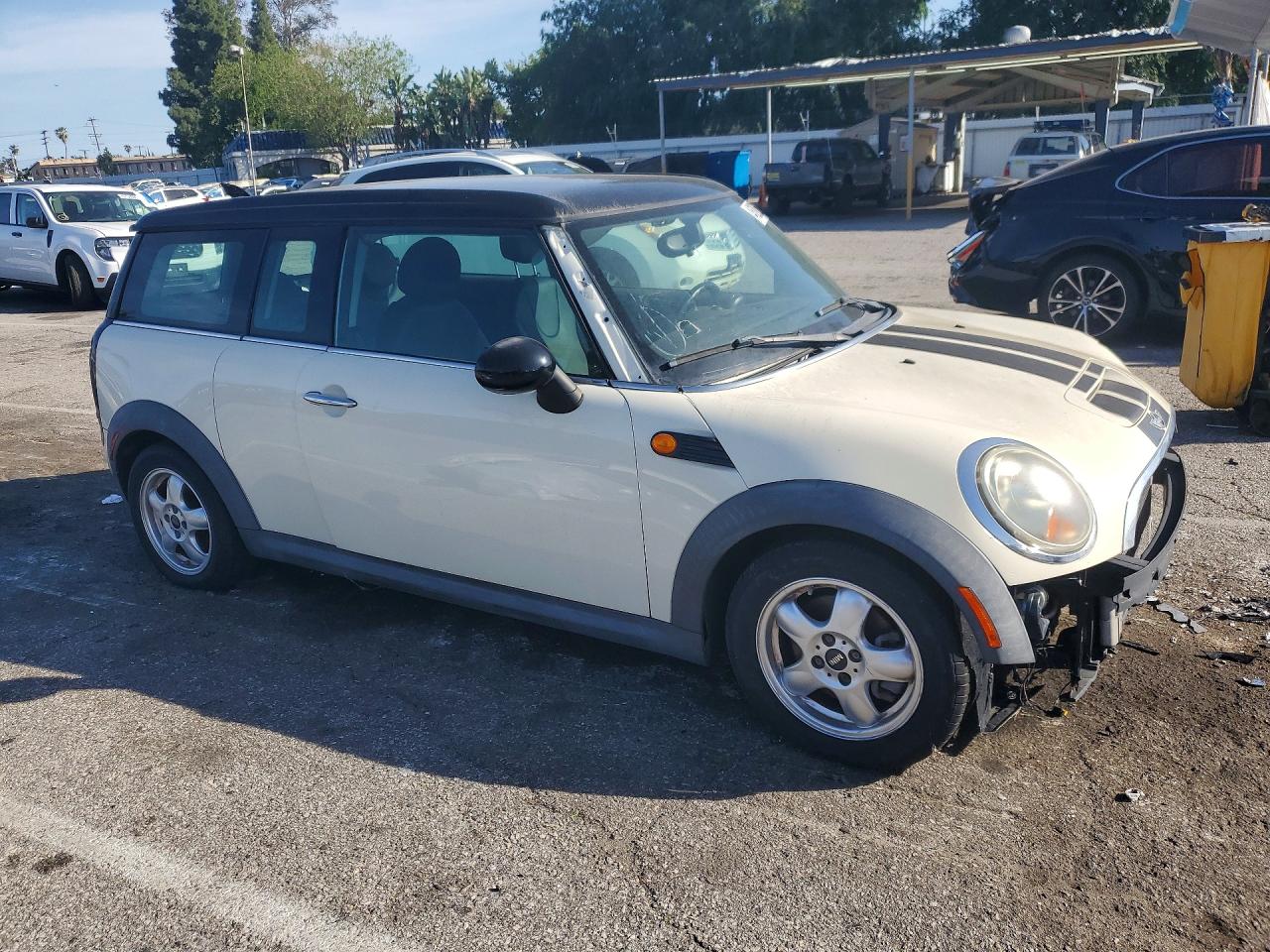 2008 Mini Cooper Clubman Cream vin: WMWML33588TN66271